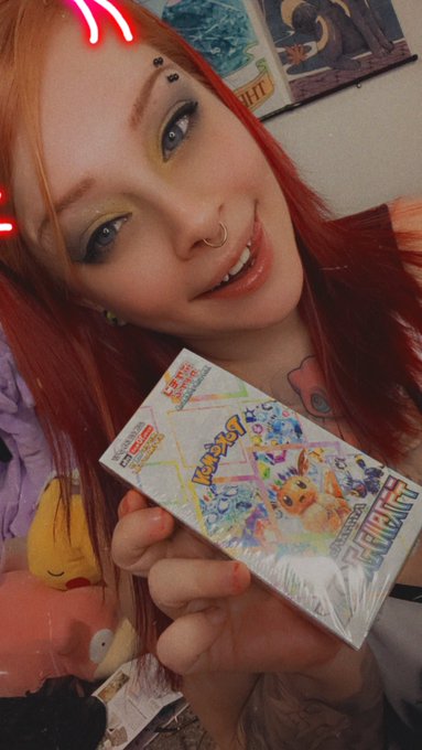 Watch mewbini's leaked NSFW photo on TwXstars