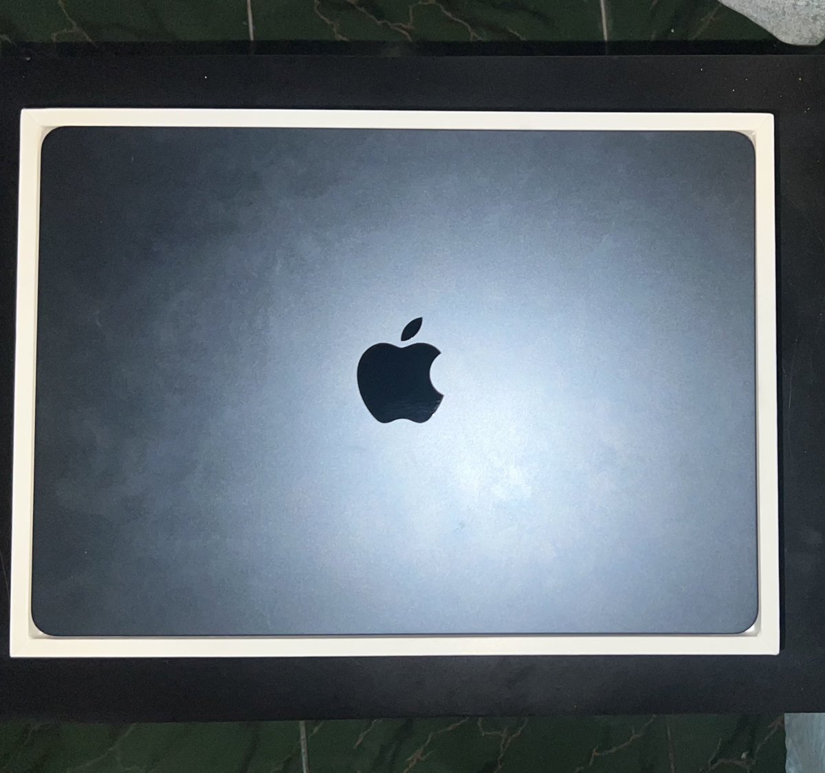 Dimdamsdom's tweet photo. WTS
Macbook Air M3 2024 16/512gb 
Garansi ibox 3 oktober 2025
Jarang dipake masih mulus
#wts https://t.co/nv5SDny9yb