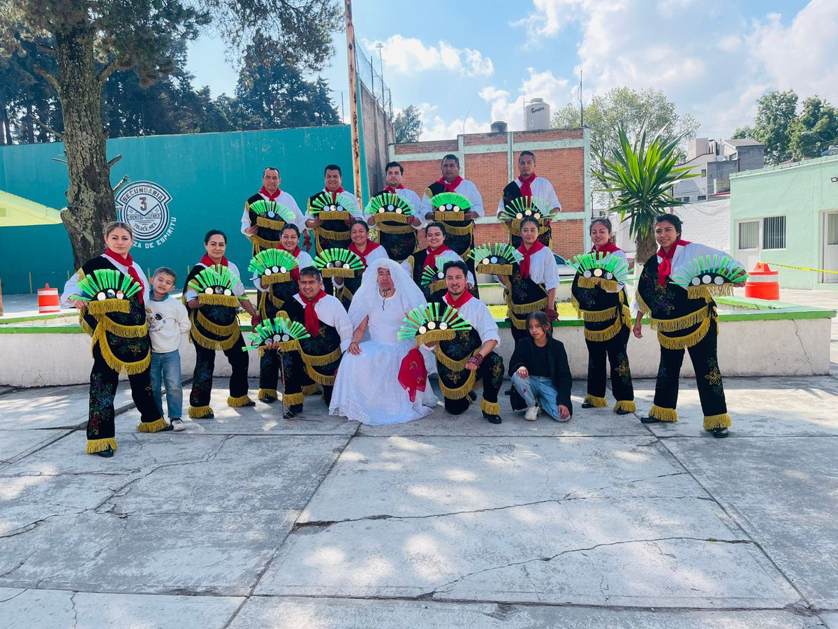 TolDulce's tweet photo. Con la participación de más de mil 400 docentes de los 125 municipios de la entidad, inició el Curso-Taller "Sindicalismo y Educación, una mirada en construcción permanente", impulsado por el (SMSEM), Jenaro Martínez Reyes, como parte de su programa de Profesionalización Docente. https://t.co/gQkTizbFR5