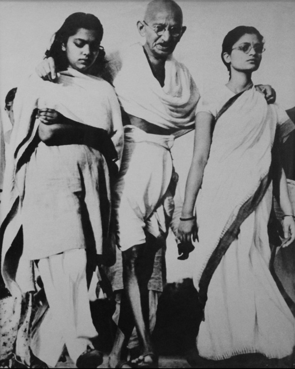 राष्ट्रपिता' महात्मा गांधी जी की पुण्यतिथि पर पावन स्मृतियों को कोटि-कोटि नमन!