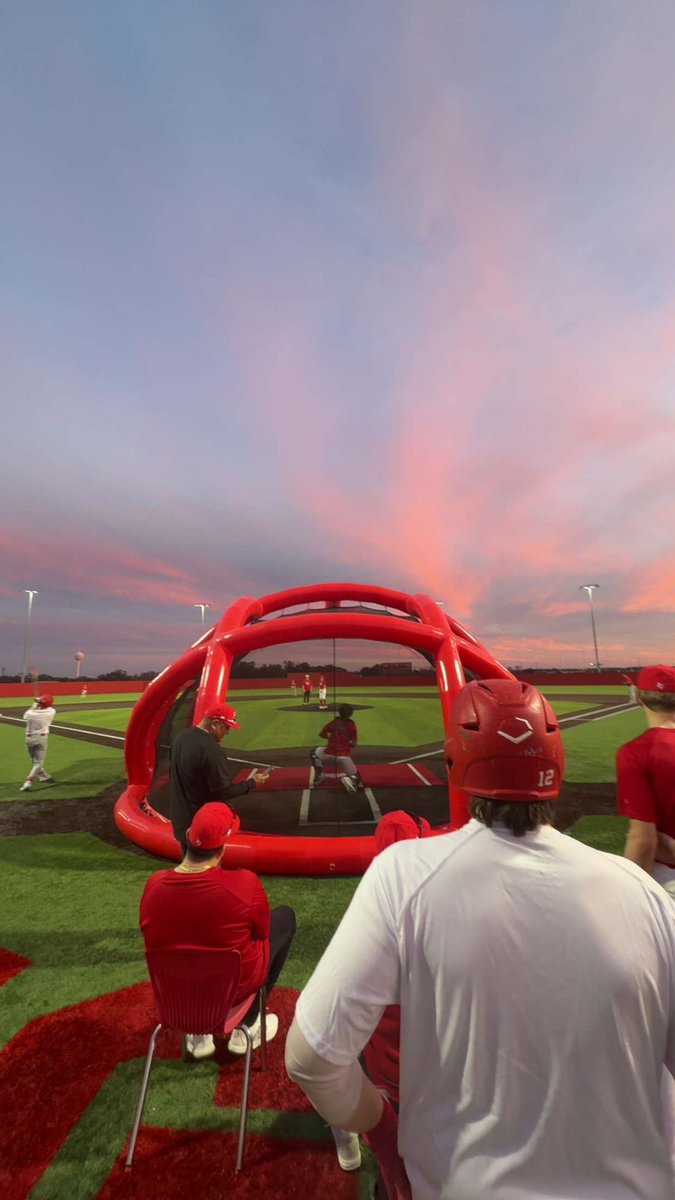 BaseballSalado's tweet photo. View from the intersquad today.  OC with a base clearing double off the wall. 🦅⚾️
#RTS
#Commit
@owen_curtis6 
@CoachAugRamirez https://t.co/Re5o99SCrV