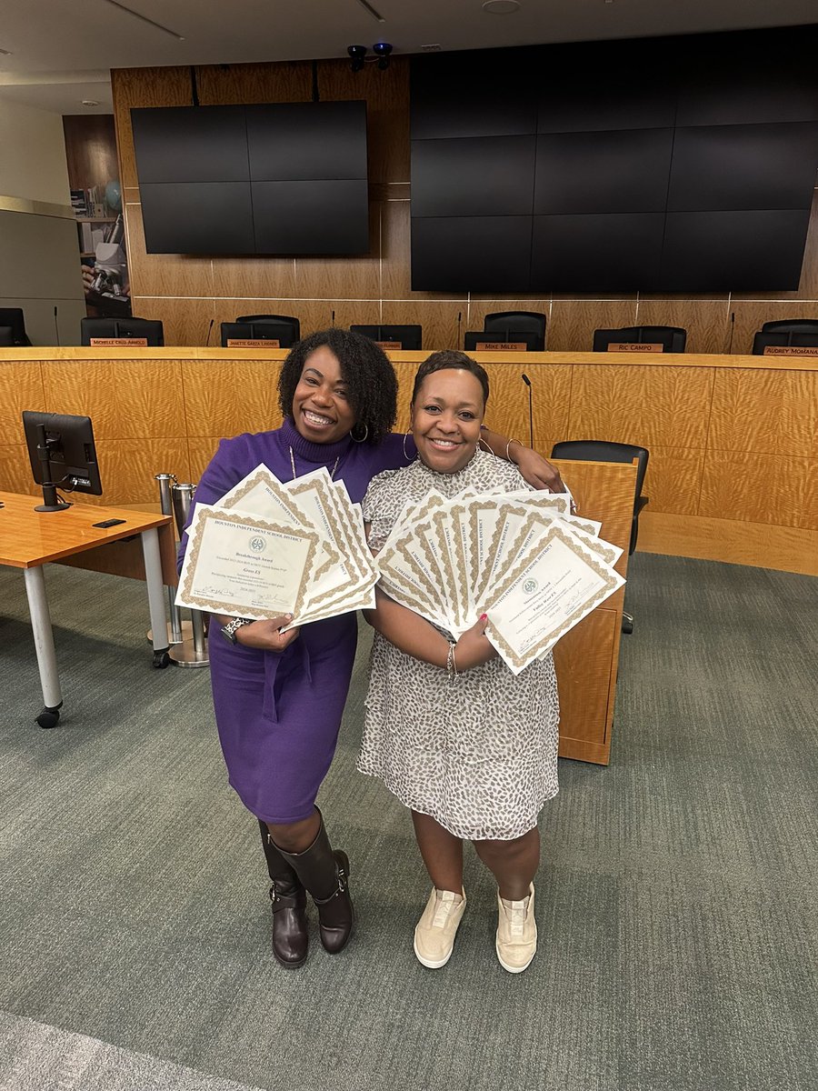 Valley West ES-HISD tweet media