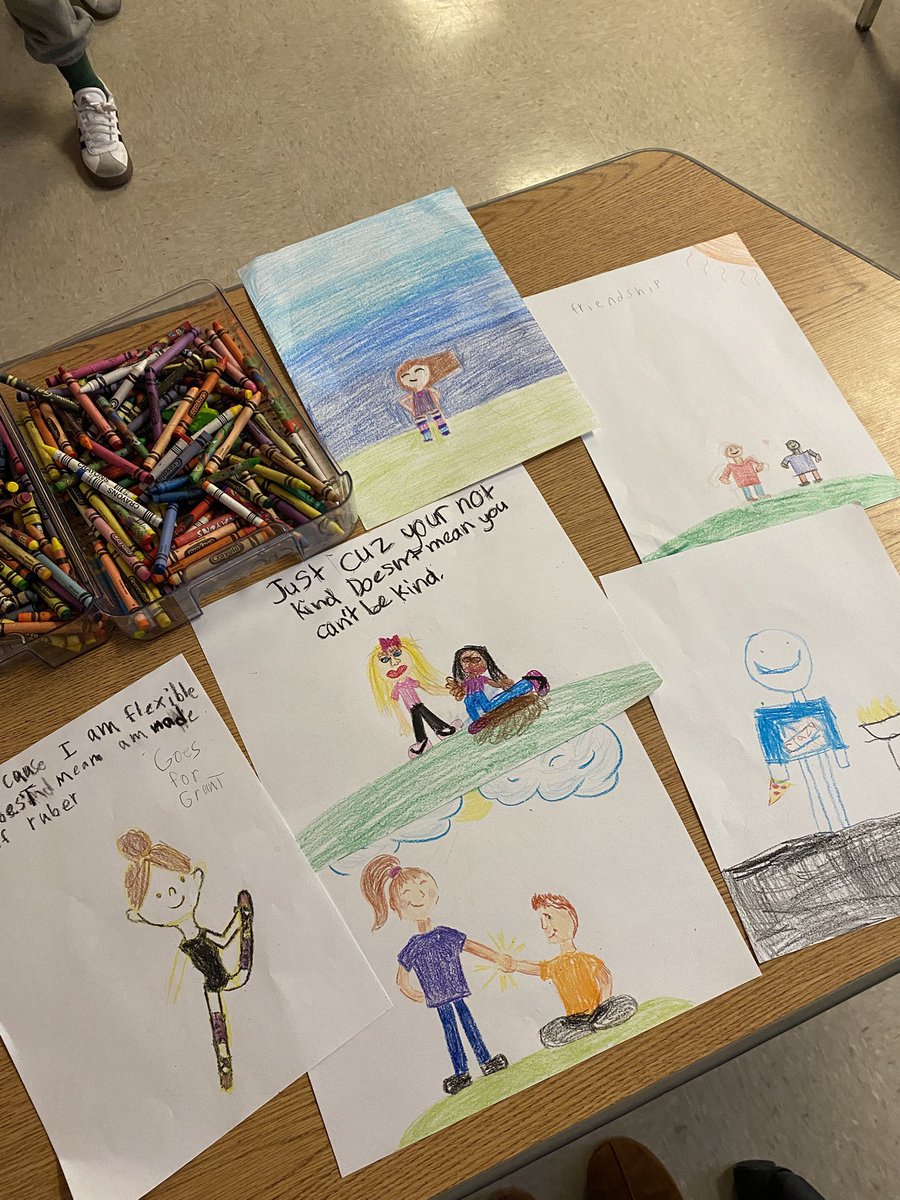 pgarcesv's tweet photo. Maybe a little bit late in this app but I still want to share all our creations from these days in the class!! @Crayola @CrayolaLearning #CrayolaCreativityWeek 
Here we go either day 1!! https://t.co/sevaAClq7H