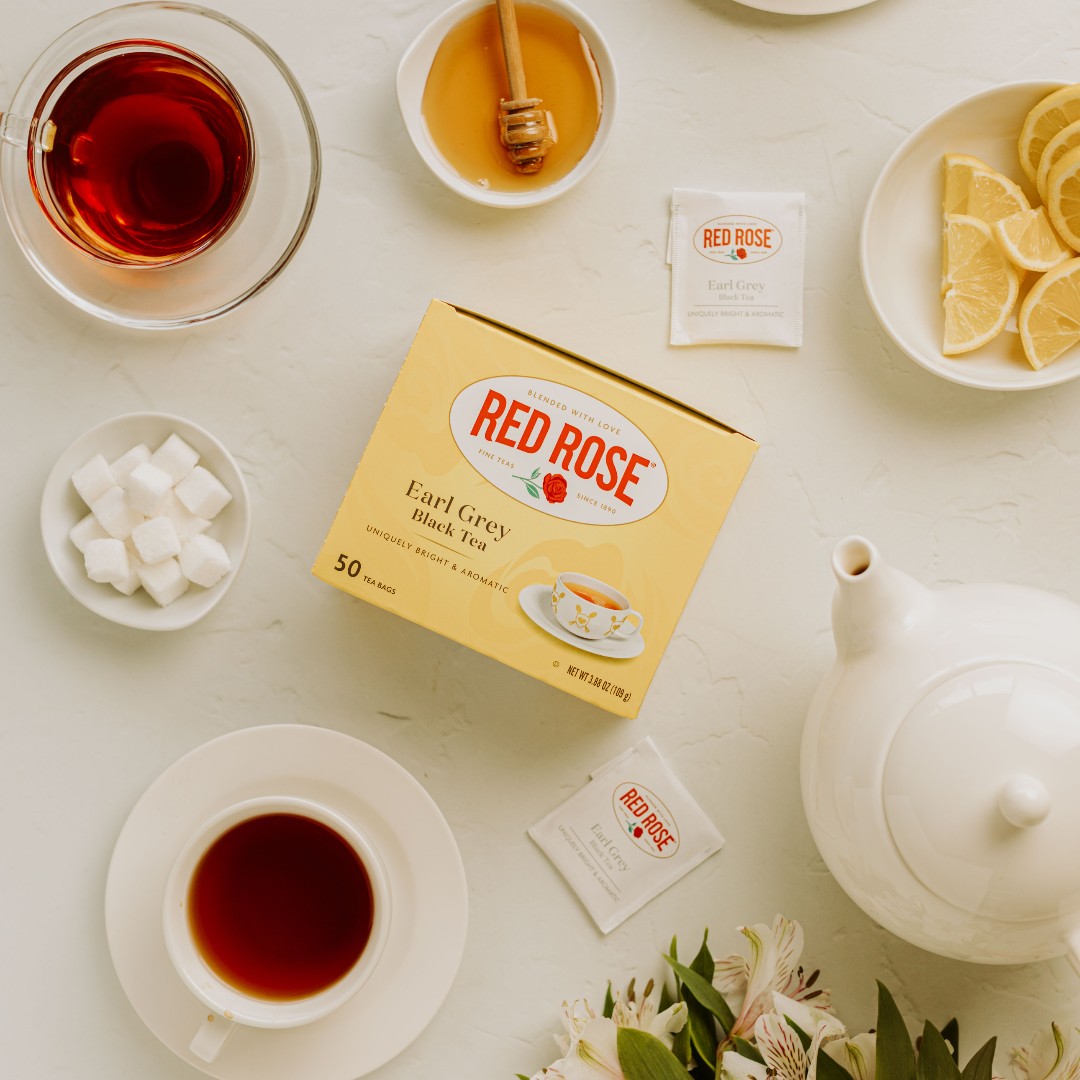RedRoseTeaUS's tweet photo. Welcoming the weekend with a cup of tea and a moment of peace and quiet. Happy Friday, everyone! 

#tgif #fridayfeels #teatime #weekend #redrosetea https://t.co/1kEp9ctRUG