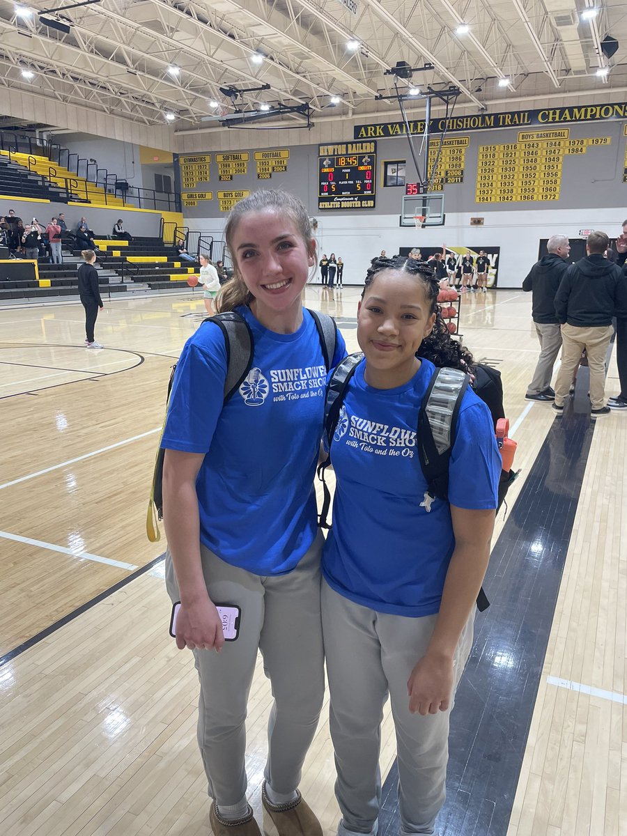 Sunflower Smack Show (@sunflowersmack) on Twitter photo The OZ (yes, you read that right) caught up with <a href="/lil_Sien/">Sienna Lewis</a> & <a href="/Bri_Uhde/">Briana Uhde</a> after <a href="/SMNWLCBBall/">Lady Cougar BBall</a> win in Newton. *nice shirts 👕
🎙️🎙️➡️ on.soundcloud.com/p37YVCuQeTQrJk… The OZ (yes, you read that right) caught up with <a href="/lil_Sien/">Sienna Lewis</a> & <a href="/Bri_Uhde/">Briana Uhde</a> after <a href="/SMNWLCBBall/">Lady Cougar BBall</a> win in Newton. *nice shirts 👕
🎙️🎙️➡️ on.soundcloud.com/p37YVCuQeTQrJk…