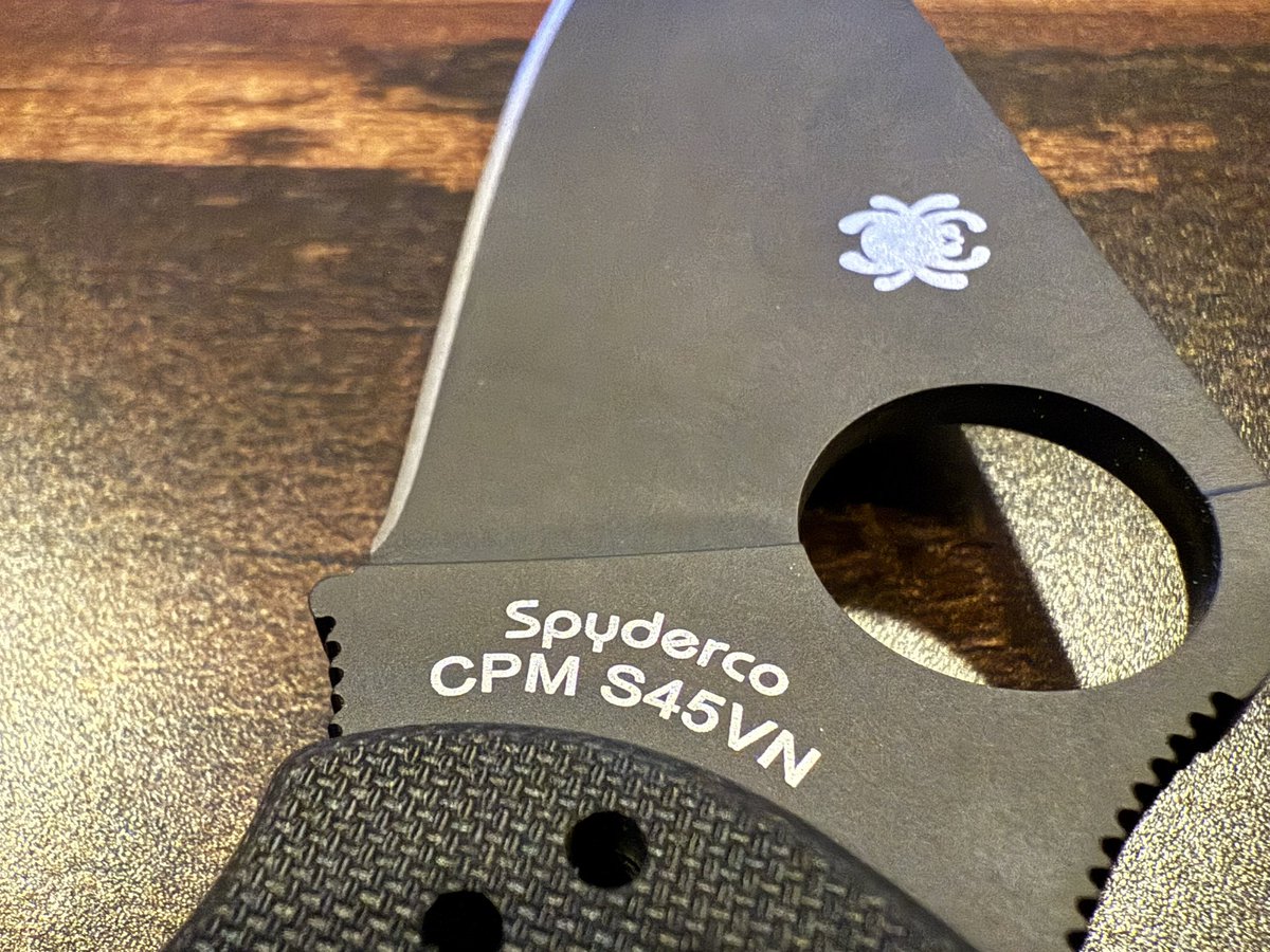 EnemyofGLaDOS's tweet image. Splurged on a new pocketknife. I went with #Spyderco. Not only are local - they are considered one of the best EDC knives in the game. 

This is the Para 3. CPM S45VN Steel, DLC coating. Fully customizable. 4 way carry, custom scales, pocket clips, spacers. This knife fucks.