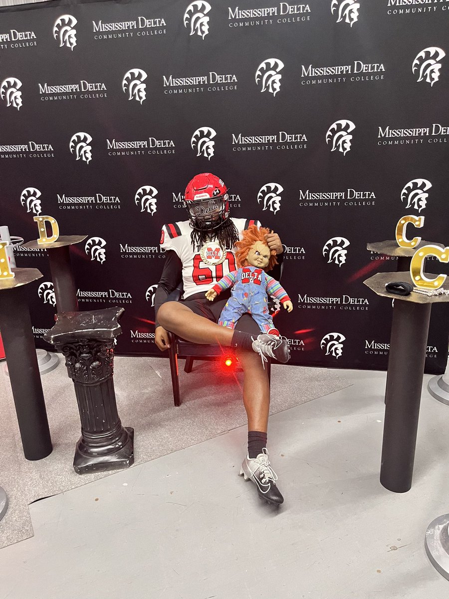 RionHudd60's tweet photo. Rion Huddleston
C/O 2025
Guard/Tackle 
Terry High School
GPA- 3.5
Height- 6’2
Weight-265 lb
Phone Number- 769-257-4648
@coachcarter52 @coachthig2 @Coach_Jwashingt 
Email-rionhuddleston7@gmail.com
https://t.co/Wg5KwCQhID https://t.co/wdXHKvvmDA