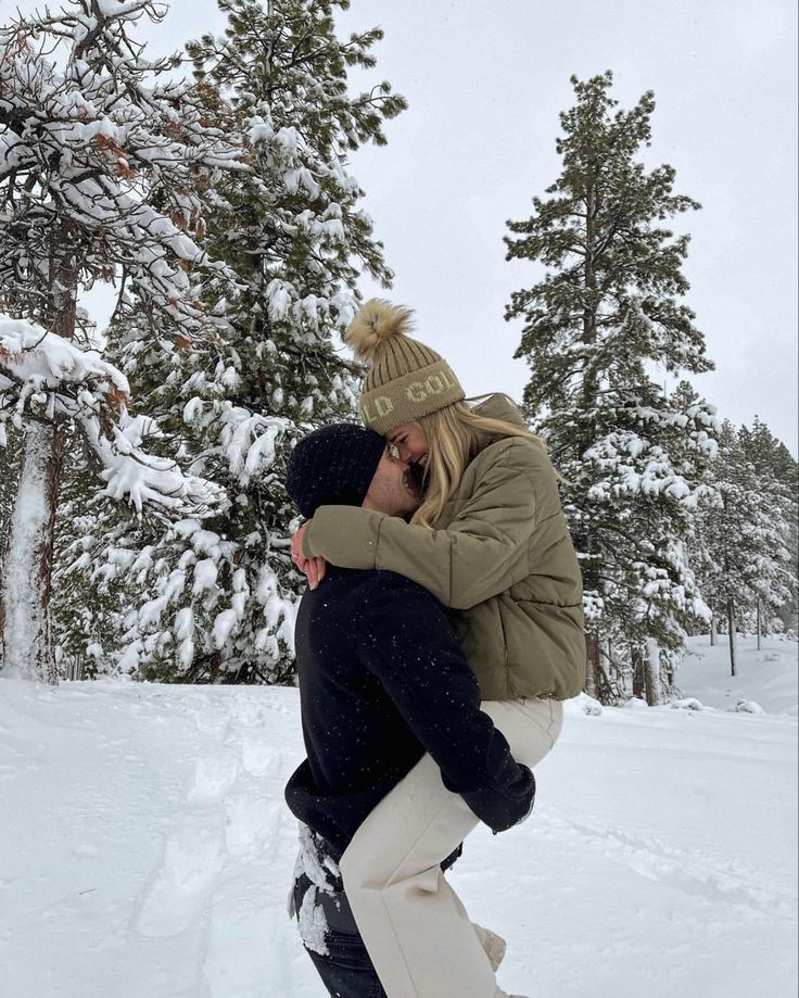 Siempre voy a agradecer a la vida que nuestros caminos se hayan cruzado. Cambiaste mi universo por completo. Supe que era ser feliz a tu lado. Gracias eternas por estos dos años y la maravillosa hija que compartimos. Gracias por darle sentido a mi vida. Te amo cada día más 💛