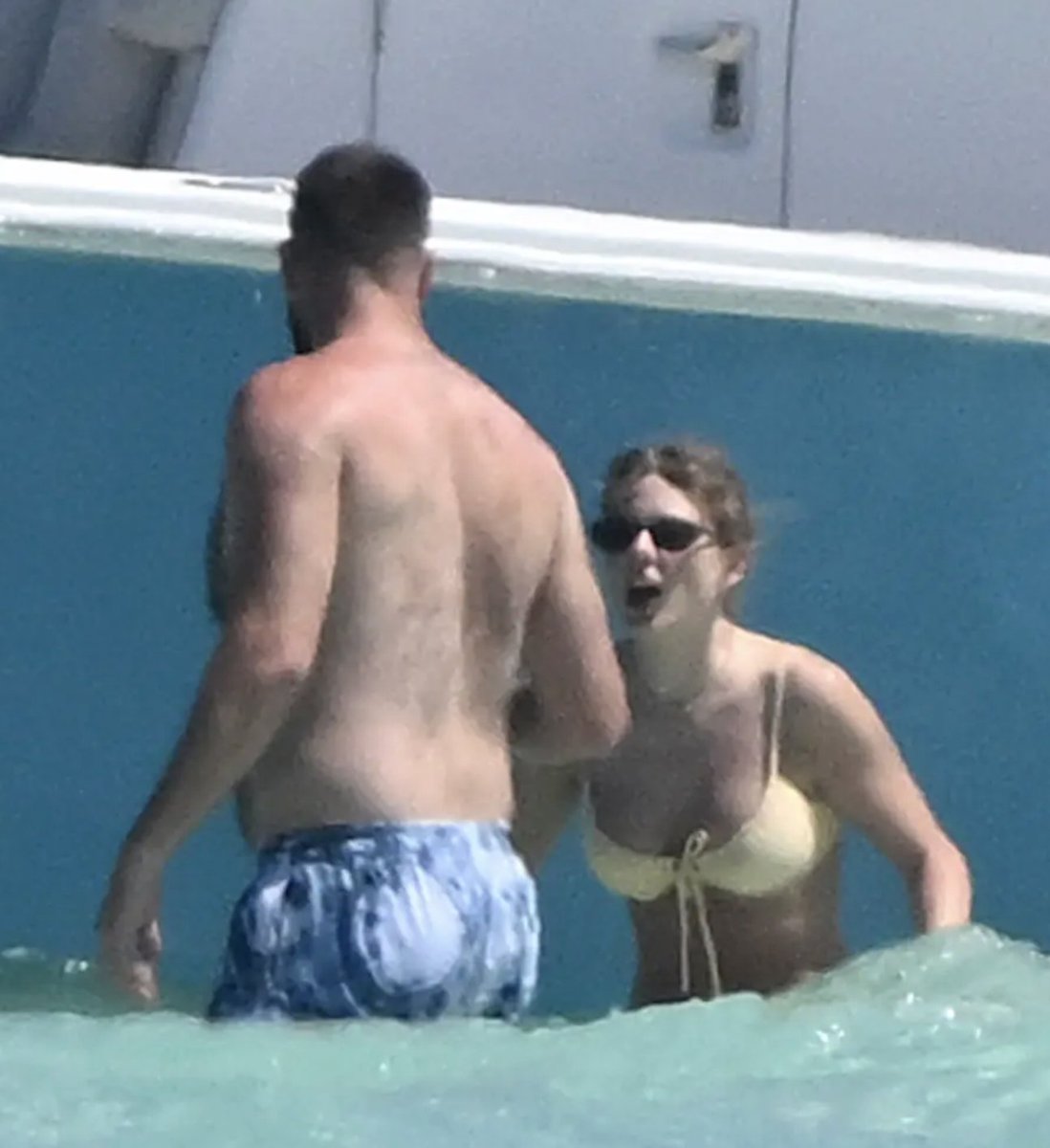 DrSkinnyFat's tweet image. Maybe something like elite NFL TE Travis Kelce, who is experiencing skinny fat @tkelce #skinnyfat