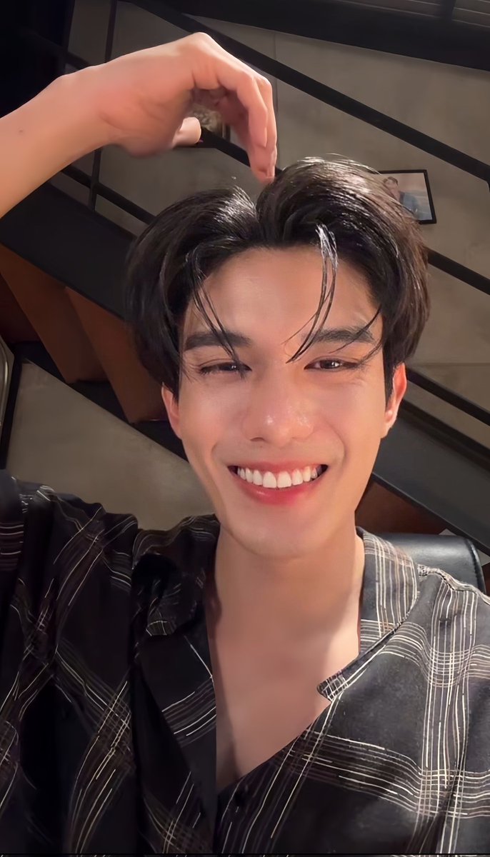 NetOfficialTH's tweet photo. 🌞 สวัสดีตอนสายค่ะทุกคน 🤗

มีใครยังมูฟออนจากความหล่อและความน่ารักของเน็ตในไลฟ์เมื่อคืนยังไม่ได้บ้างคะ ? 🙋‍♀️  แอดมินยังมูฟออนไม่ได้เลยค่ะ ไลฟ์เมื่อวานทั้งหล่อและก็ทั้งน่ารักมากจริงๆ 🥰 

#netsiraphop @netsiraphop https://t.co/DKMZXdkGjn
