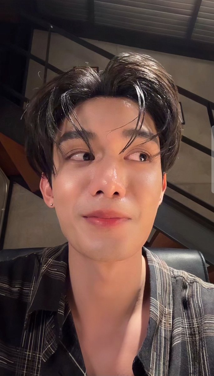 NetOfficialTH's tweet photo. 🌞 สวัสดีตอนสายค่ะทุกคน 🤗

มีใครยังมูฟออนจากความหล่อและความน่ารักของเน็ตในไลฟ์เมื่อคืนยังไม่ได้บ้างคะ ? 🙋‍♀️  แอดมินยังมูฟออนไม่ได้เลยค่ะ ไลฟ์เมื่อวานทั้งหล่อและก็ทั้งน่ารักมากจริงๆ 🥰 

#netsiraphop @netsiraphop https://t.co/DKMZXdkGjn
