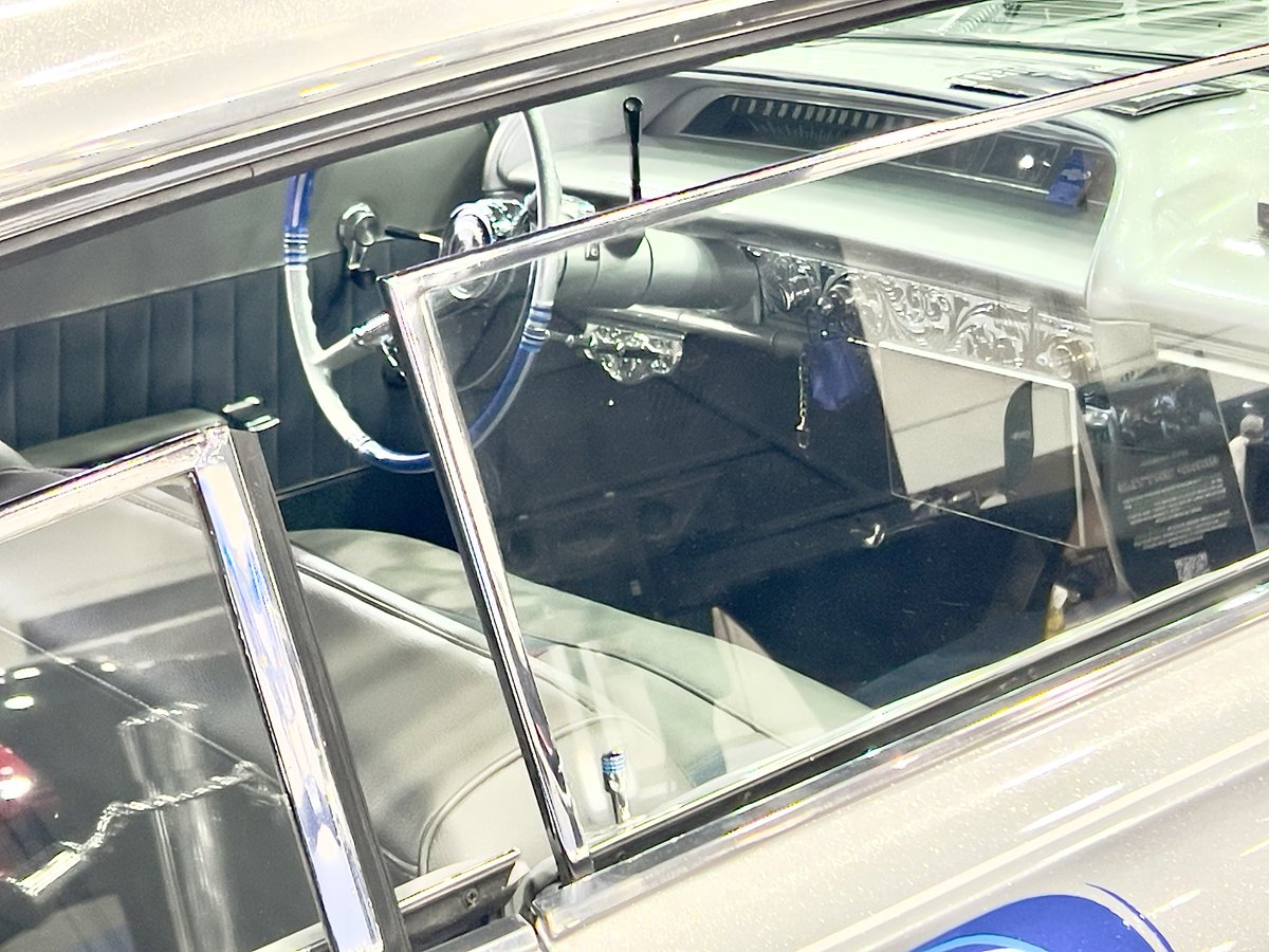 HotWheeler01's tweet photo. Jose’s ‘64 Impala (AKA The Lions Den).
#64chevyimpala
#southwestdetroit
#naias
#northamericaninternationalautoshow
#heavychevy
#madeindetroit
#detroit
#2025autoshow
#DetroitLions https://t.co/TpODjY8IsF