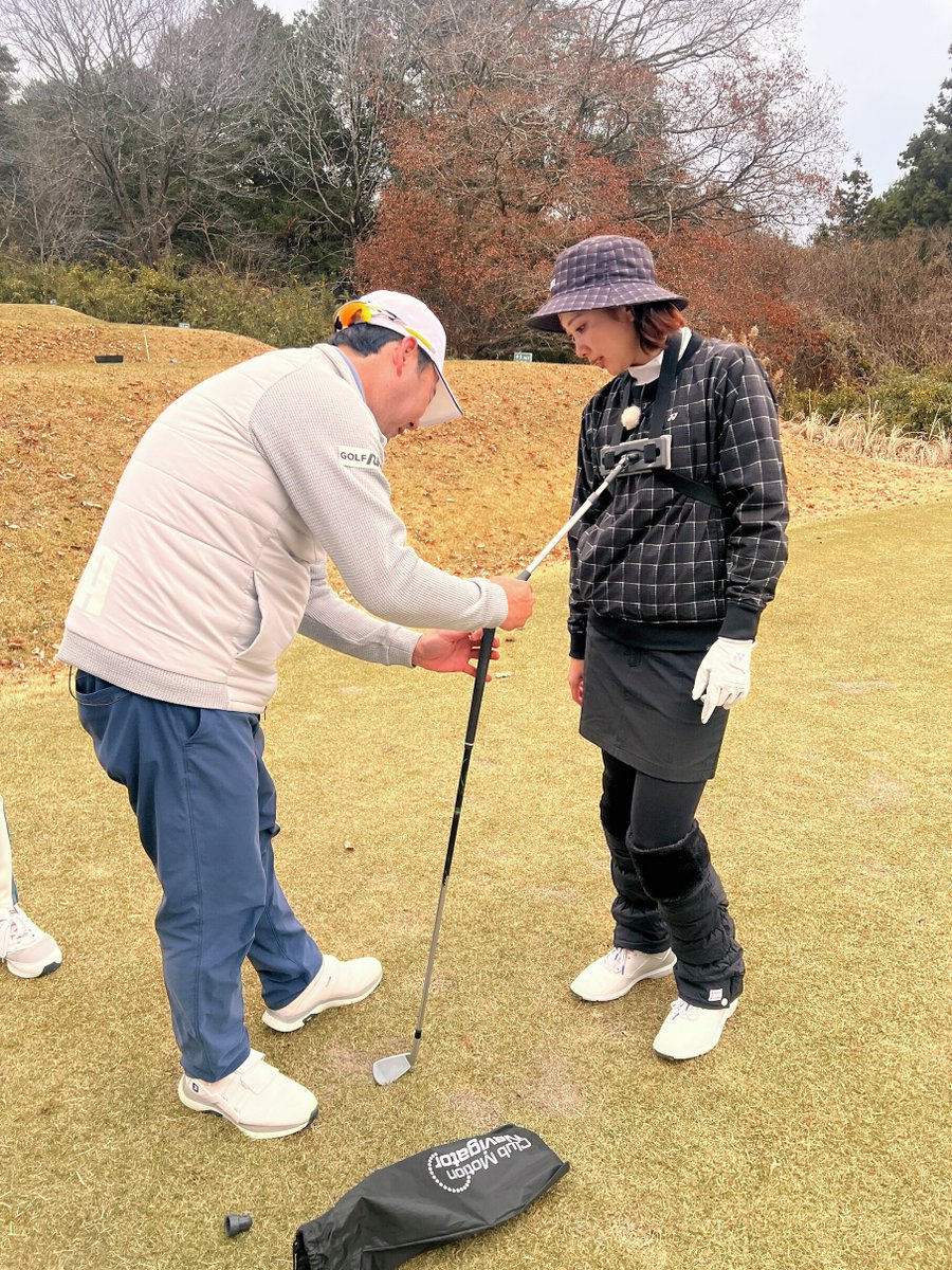 BS10_Golf's tweet photo. ＼#みんなの飛ばしTV プレゼント企画🎁／
#潮田玲子 も実感！
プロコーチ #井上透 開発! クラブモーションナビゲーターを抽選で3名様に👀✨
正しいラインの効率的なスイング作りをサポート！

①@BS10_Golfをフォロー
②2/7 23:59までにこのポストをリポスト 
③DMを受けられる設定に
※③が特に重要📩 https://t.co/4rfKYREFab