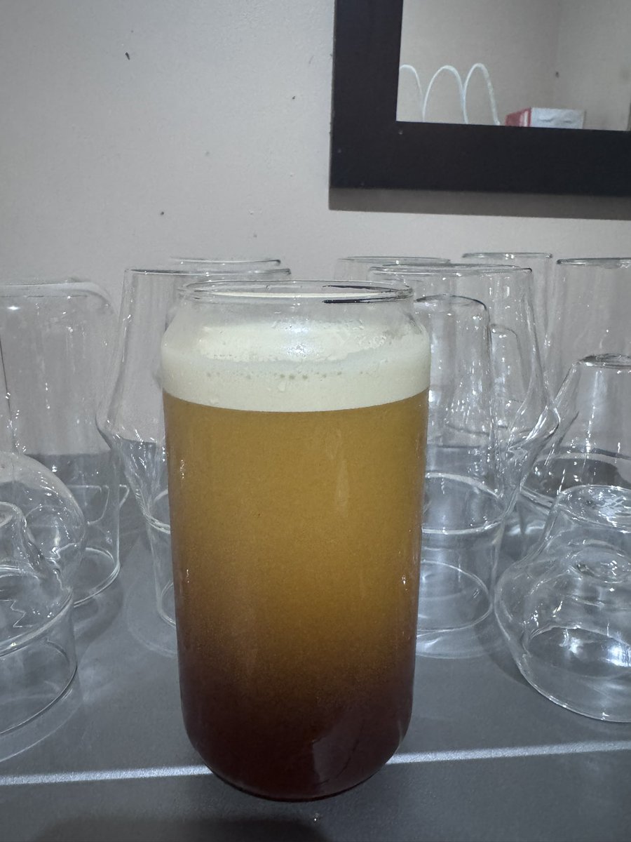 aewin86's tweet photo. Nitro Cold Brew
- kopi Cold Brew pake air dingin atau suhu ruang, diamkan selama 12-24 jam
- alat Nitro Cold Brew Maker
- Nitro Cold Brew Capsule N2 Murni
- hasilnya tekstur yang lembut dan lebih creamy, mirip busa bir.

cocok untuk siang-siang panas.

#NitroColdBrew https://t.co/riPT0MKK9H