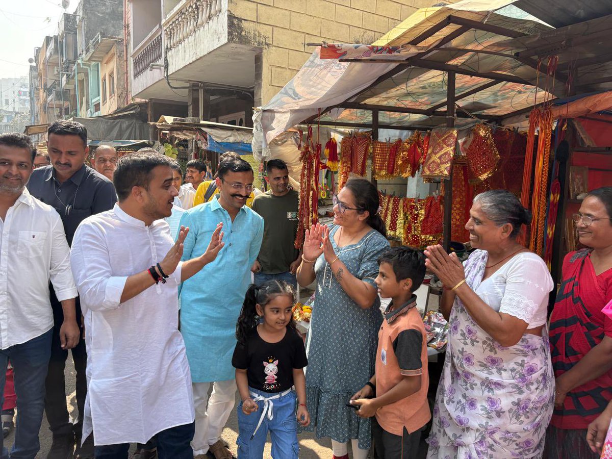 sanghaviharsh's tweet photo. Touching moments from my recent Jan Sampark in my constituency!

When you're blessed with the blessings of our elders and showered with love from our Specially abled little ones, nothing can beat that feeling!

#JanSampark #ConstituencyConnect #PeopleFirst https://t.co/CEeEX6T4oG