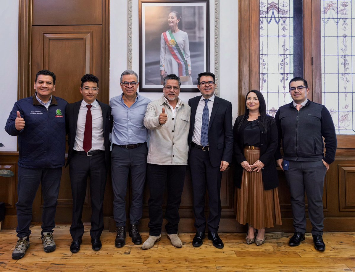 arturomedinap's tweet photo. Nos reunimos en la @SEGOB_mx con directivos de Big Force Academy para analizar propuestas de trabajo formal en el sector agrícola, dirigidas a connacionales repatriados.

Agradecemos la asistencia de  Héctor Cruz, Pedro Rodríguez y David Velasco; así como a los representantes de la @STPS_mx y de @empleogob_mx .

La estrategia  México te Abraza convoca a todos los sectores empresariales, industriales, del campo y servicios para sumarse al apoyo a nuestros   connacionales repatriados. @CarlosVaz89 @Juansabinesg