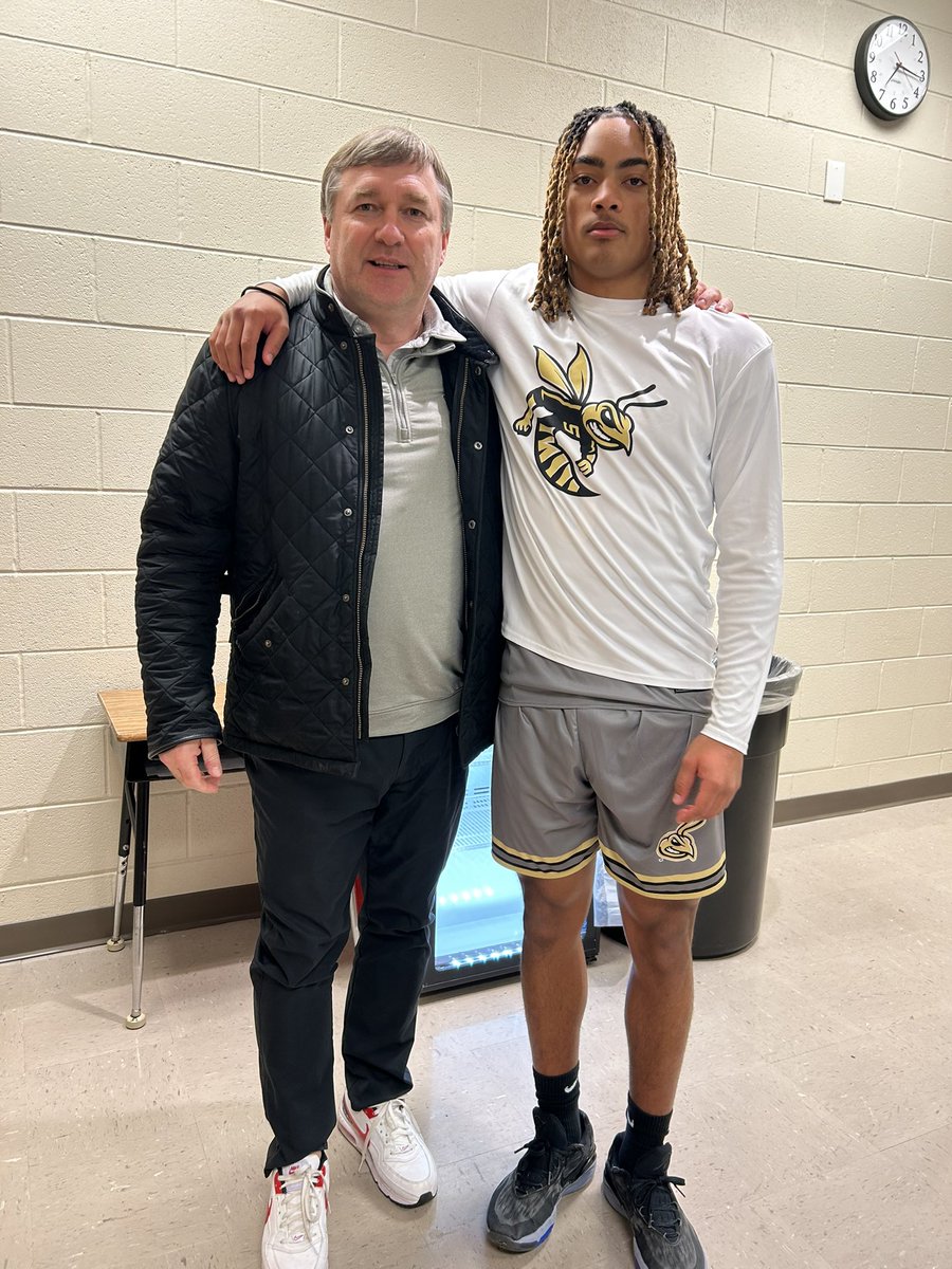 Thank you for coming out to see my game🐶🔴!! #GoDawgs <a href="/KirbySmartUGA/">Coach Kirby Smart</a> 
<a href="/ChadSimmons_/">ChadSimmons</a> 
<a href="/JeremyO_Johnson/">Jeremy Johnson</a>