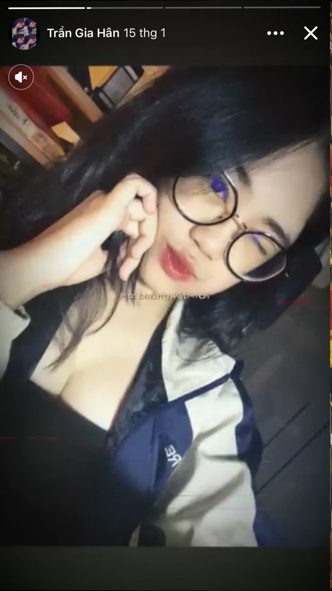 vuminhngocj's tweet photo. Con đĩ Trần Gia Hân khe vú đang đợi cặc vào để sục,con đĩ này thích khẩu dâm thèm tinh bắn sâu trong lỗ lồn https://t.co/ghqS9nISp5