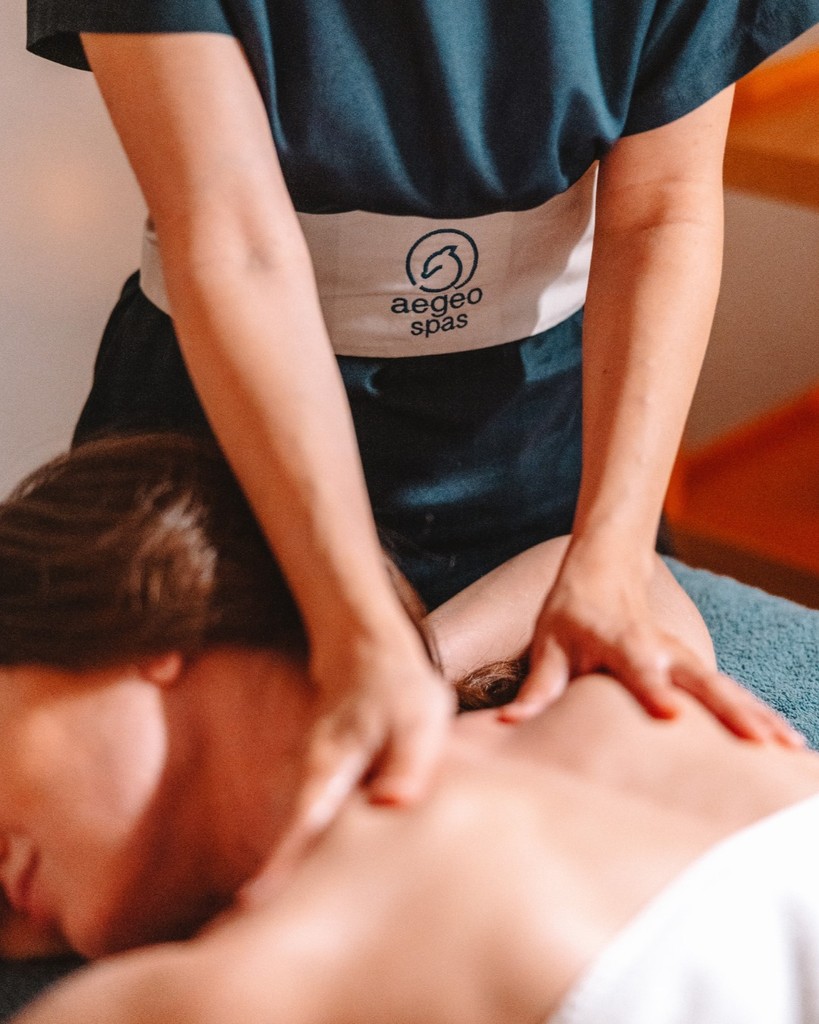 Our spa offerings are rooted in #PureGreekHospitality, where every treatment is designed to restore balance and bring calm to our guests💆‍♀️

#ElectraExperience #SpaTreatment #WellnessRituals