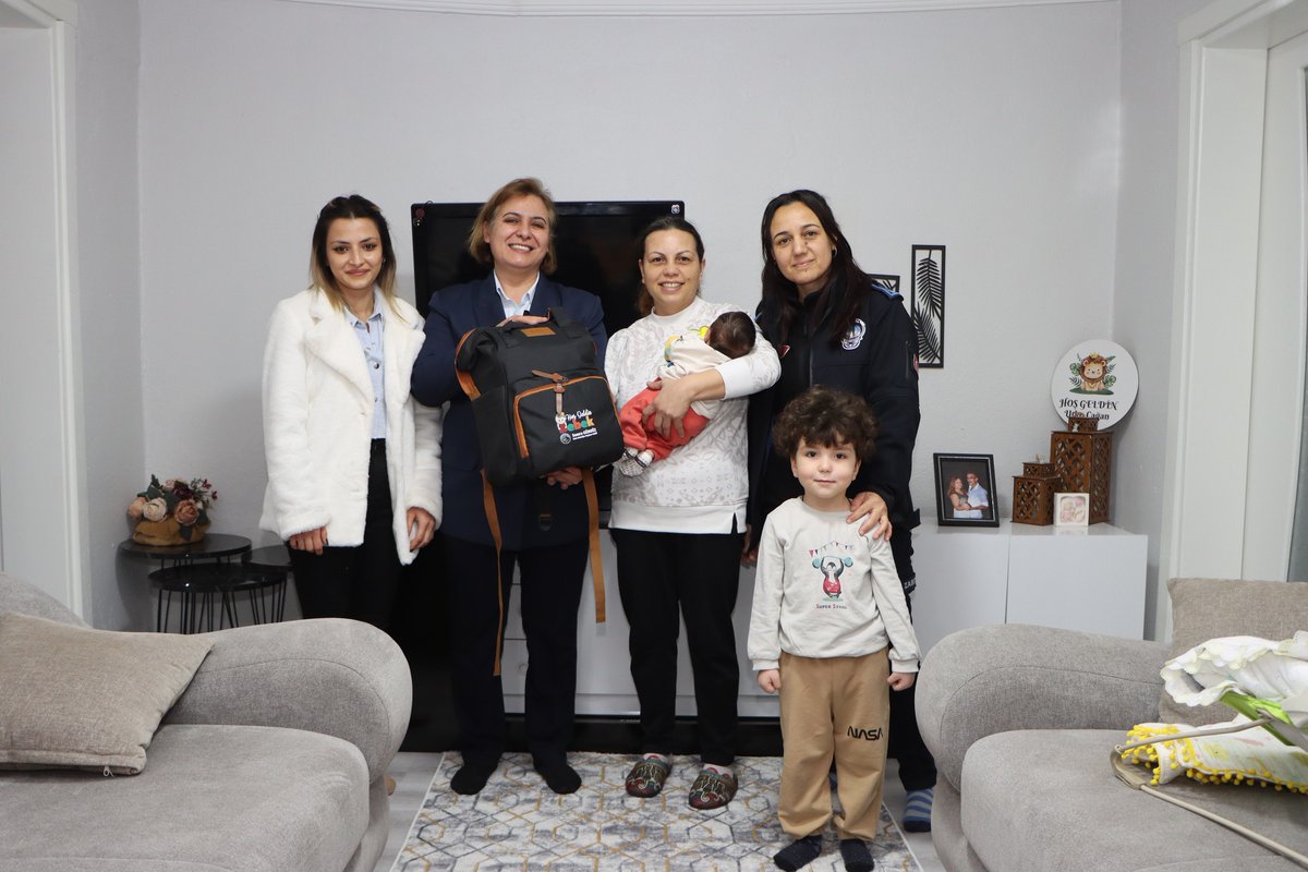 Kulabelediyesi's tweet photo. Kula Belediyesi, yeni doğan bebek sahibi ailelerin mutluluğuna ortak olmak için “Hoş Geldin Bebek” projesini başlattı. 
https://t.co/4eG64HmJHM https://t.co/udi5aYWCcN