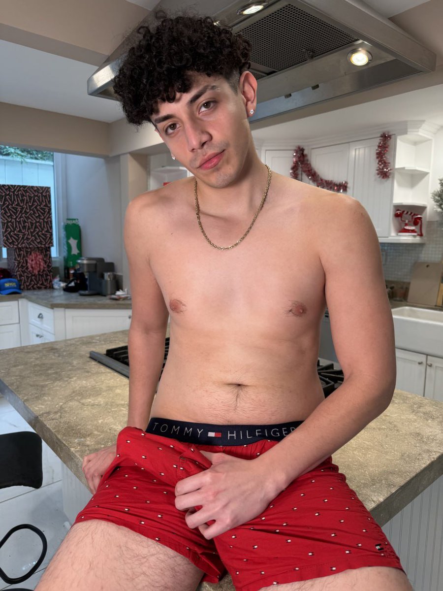 Comment “hi” for my shower video