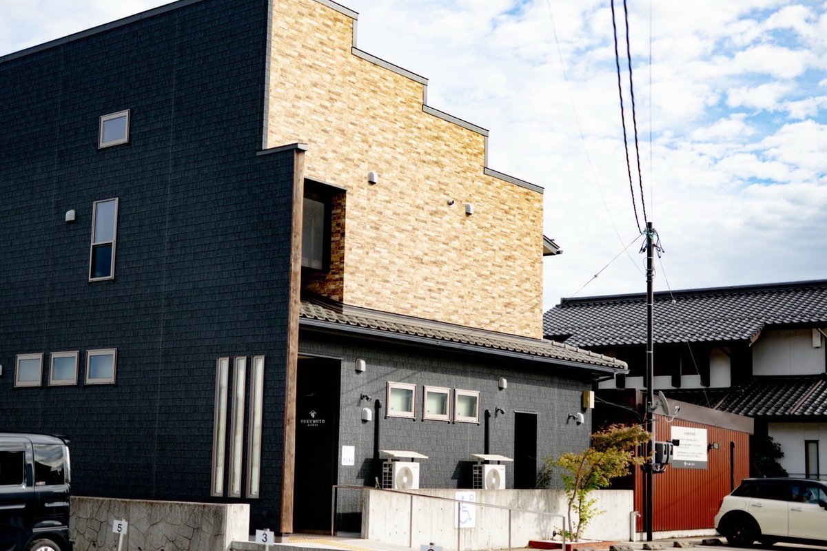 【飲食人大学🍣卒業生の活躍🎓】

寿司マイスター専科淡路島校6期卒業生の
福本勝則さんにインタビュー🙌

学びは必ず財産になる‼️
そんな彼の話は飲食業に挑戦したい方への
ヒントになるかもしれません☺️

飲食人大学ホームページ内
【卒業生の声】にて公開中です👀
🔻
insyokujin.ac/pickup/5275/