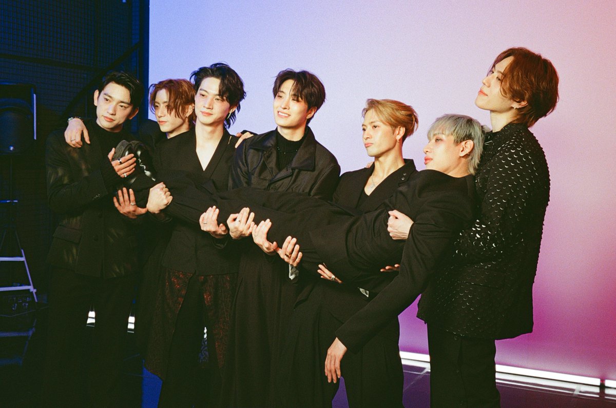 M2MPD's tweet photo. 필름카메라로 기록한 1월의 추억📸 2월에도 쭈욱 엠투와 함께해요❣ #1월의엠투 #M2film #릴레이댄스 #릴레이댄스어게인 #GOT7 #갓세븐 @GOT7Official https://t.co/y8II5ATKYS