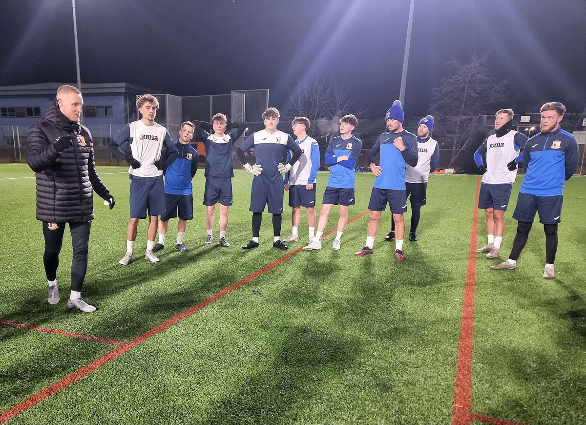 TRAINING | Another session boxed off for <a href="/DannyJanes1/">Danny Janes</a>' side last night at <a href="/PershoreHigh/">Pershore High School</a> School, preparations well underway for tomorrow's <a href="/HellenicLeague/">Hellenic League</a> fixture at <a href="/LonglevensAFC/">Longlevens AFC</a>.

Good to see youngsters Ethan Bowley, Tom King, Callum Jenkinson and Syzmon Mrozek training too.