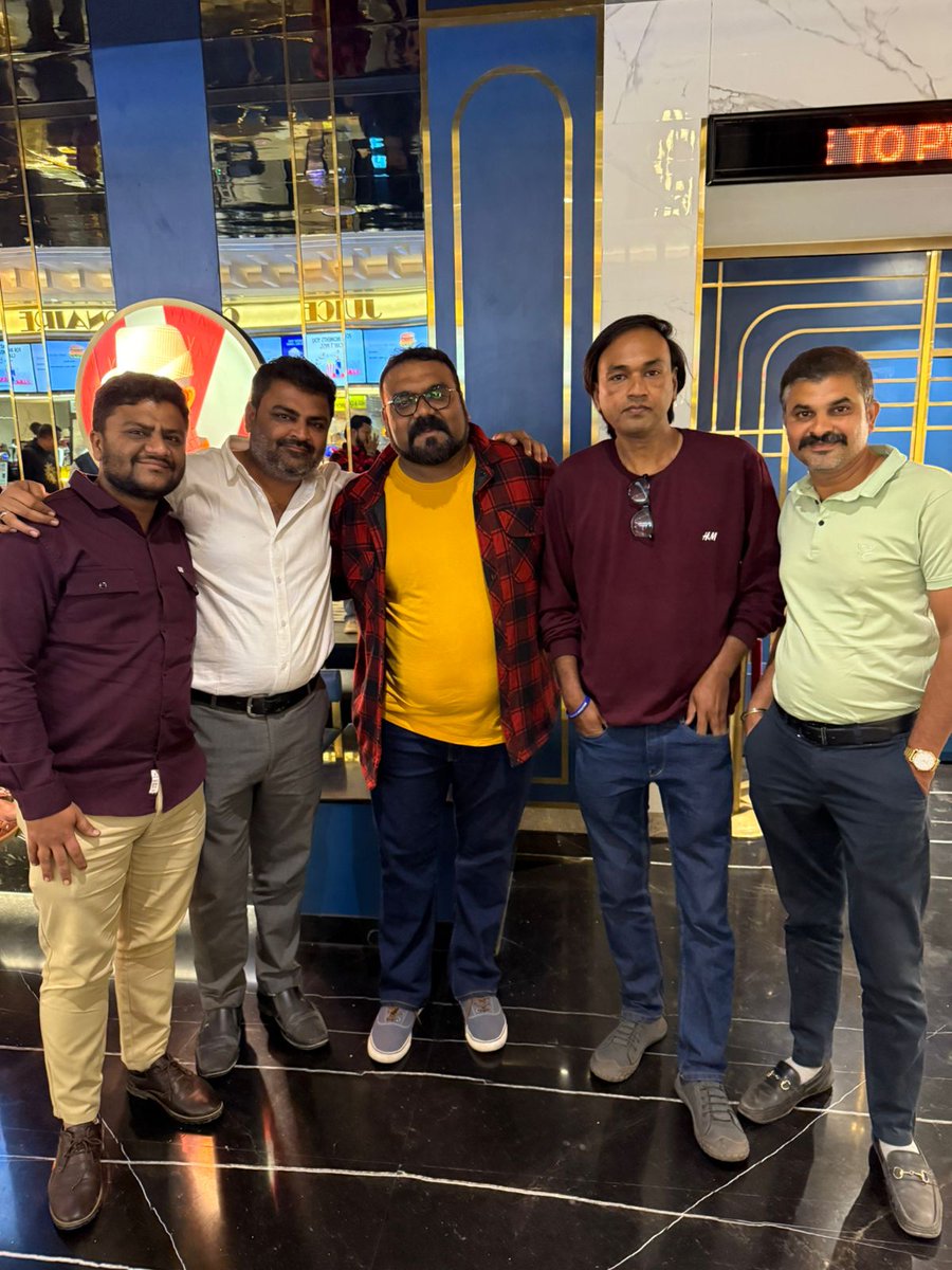 keetliwado's tweet photo. Congratulations bro @Killarfenil for your First Gujarati film as Writer. and Best Wishes for upcoming projects.

Love you so much Smit Pandya aka "Kishor Kaka"

Go and Watch this amazing Movie. https://t.co/yjy1Kc52uB