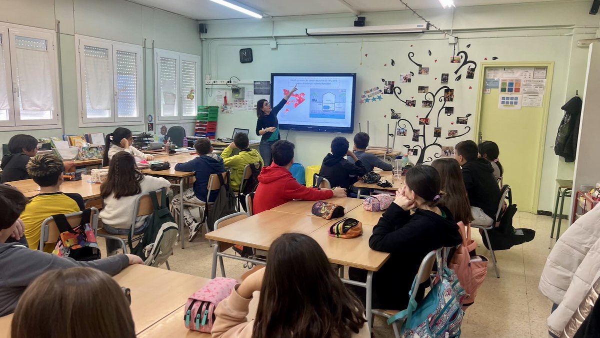 La setmana passada la Dra.Iglesias va fer una xerrada sobre el radó a tots els alumnes de cicle superior de l'escola Pau Claris. L'escola alturgellenca participa en l'estudi de ciència ciutadana 'RASCLET' liderat per la <a href="/la_UPC/">Universitat Politècnica de Catalunya (UPC)</a> i la <a href="/PEHSUGarrotxa/">PEHSU.CAT</a>