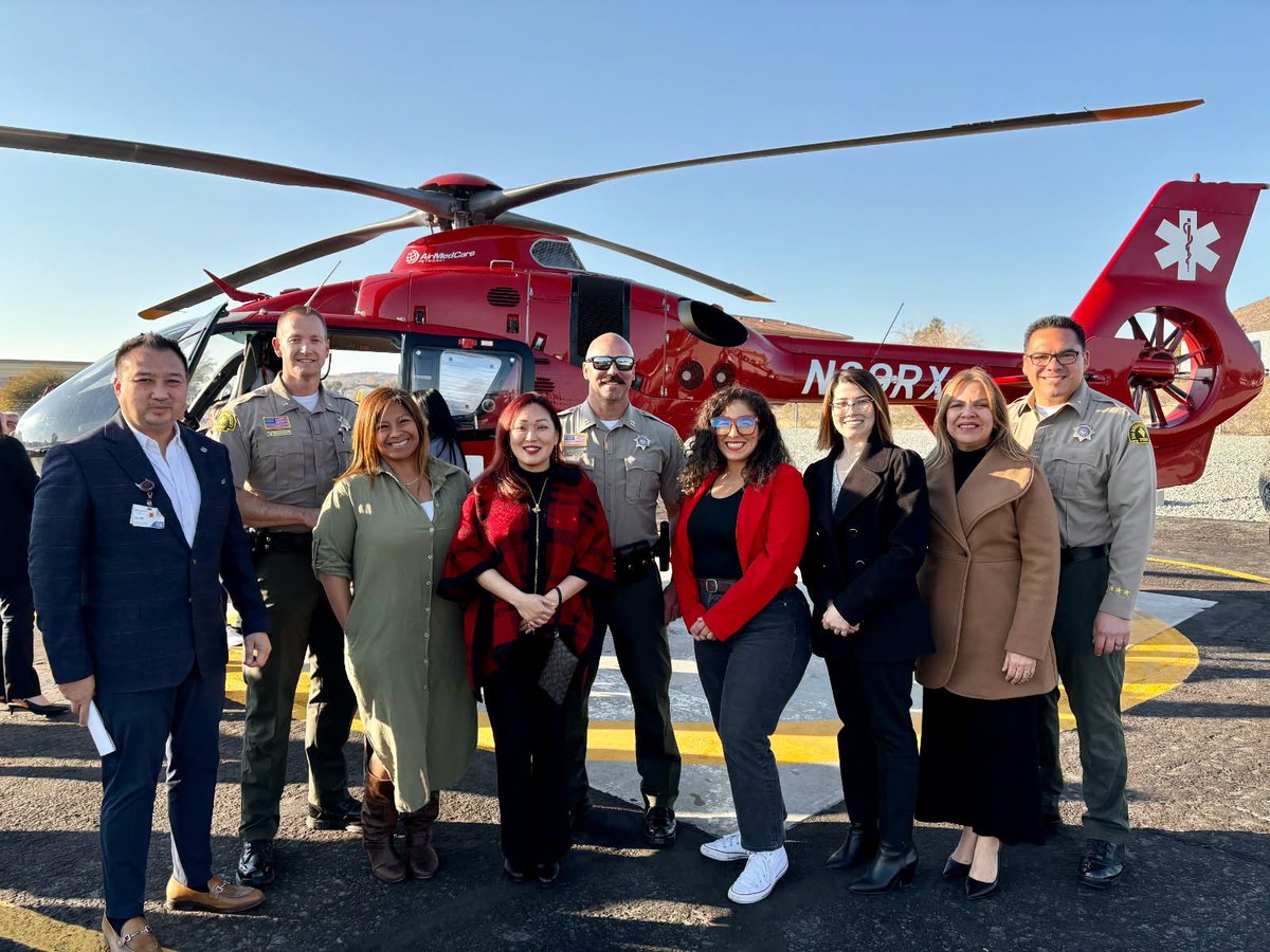 Ernie Perez (@sbcsdeperez) on Twitter photo Capt Tim Visosky, Lt Josh Conley & I attended Providence St. Mary Medical Center’s ceremony today for the addition of Level IV Trauma, SART & Air Medic services. These additions are extremely beneficial to the High Desert Community! <a href="/sbcountysheriff/">San Bernardino County Sheriff</a> <a href="/AppleVllyPolice/">Apple Valley Police</a> <a href="/providence/">Providence</a> Capt Tim Visosky, Lt Josh Conley & I attended Providence St. Mary Medical Center’s ceremony today for the addition of Level IV Trauma, SART & Air Medic services. These additions are extremely beneficial to the High Desert Community! <a href="/sbcountysheriff/">San Bernardino County Sheriff</a> <a href="/AppleVllyPolice/">Apple Valley Police</a> <a href="/providence/">Providence</a>