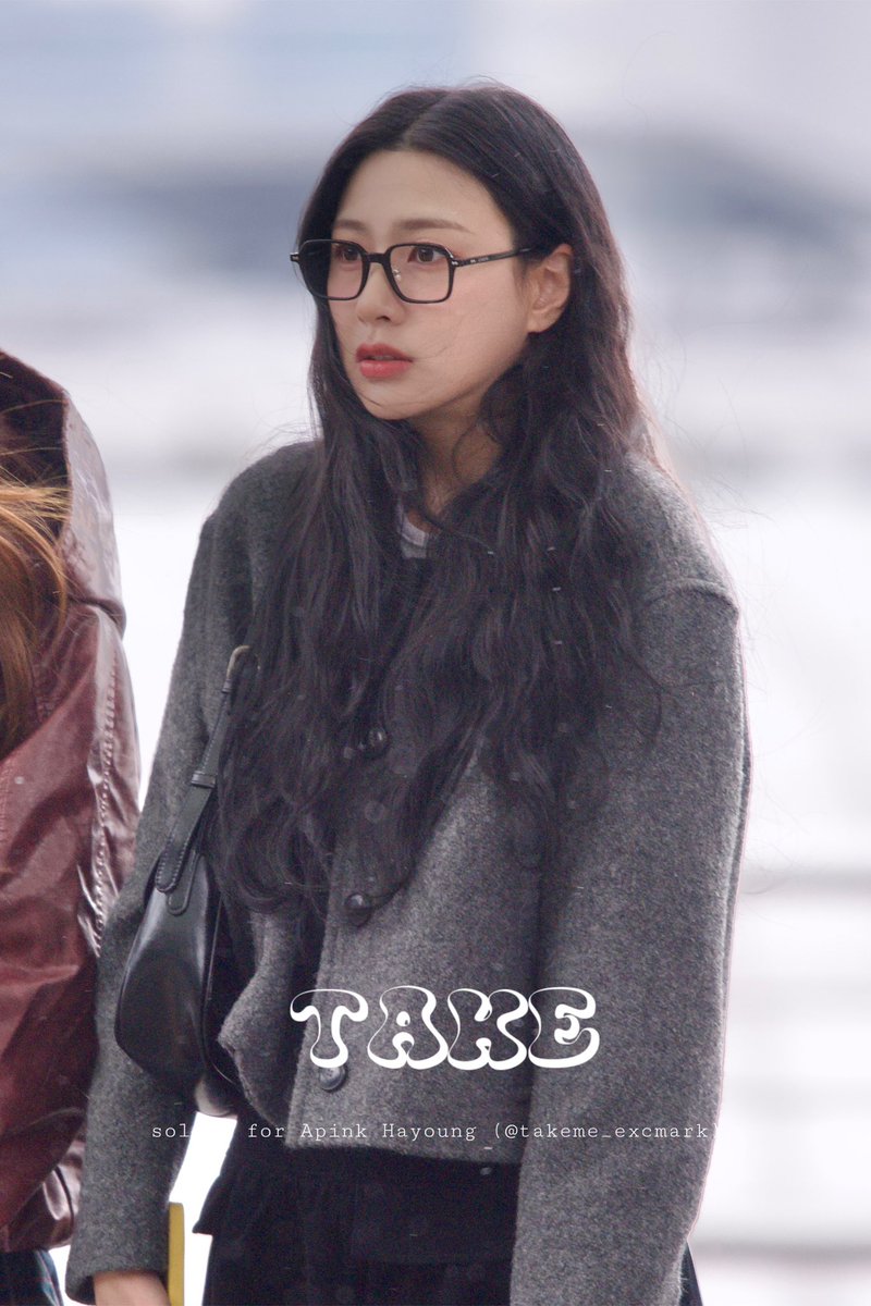 250131 안경빵조아🤓💛

#에이핑크 #오하영
#Apink #Hayoung <a href="/Apinkohy/">오하영</a>