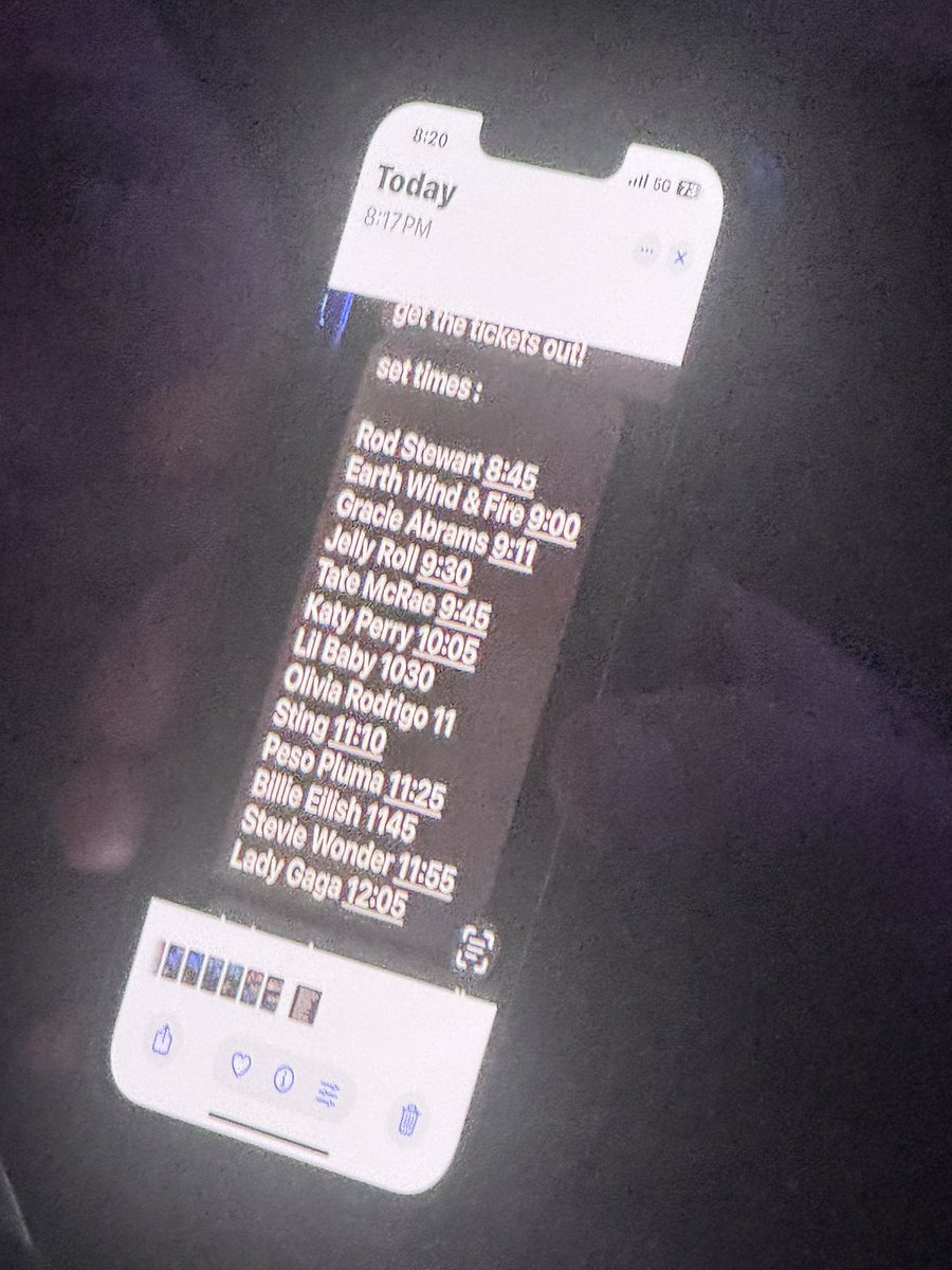 Mother performing at 12:00am WTF 😭