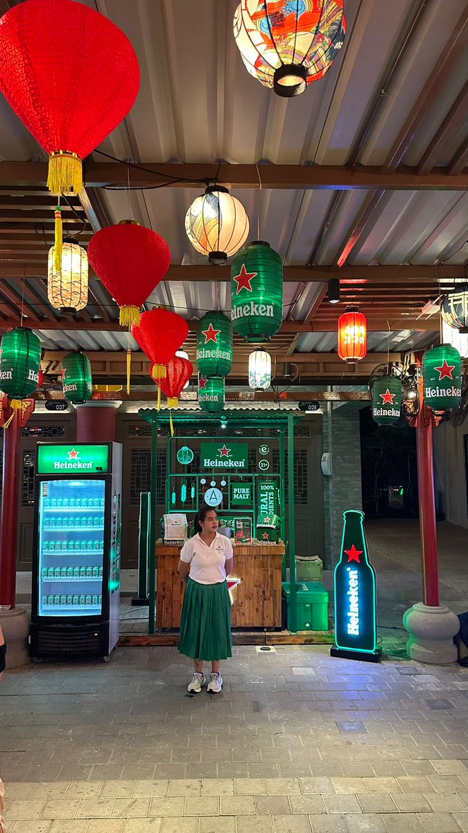 griliist's tweet photo. Tahun Baru Imlek? Saatnya berburu rezeki di pohon angpao Dragon Point PIK 2! Siapa tahu dapet merch keren sambil seru-seruan dengan Heineken! #CelebratewithHeineken https://t.co/JexARKA0c9