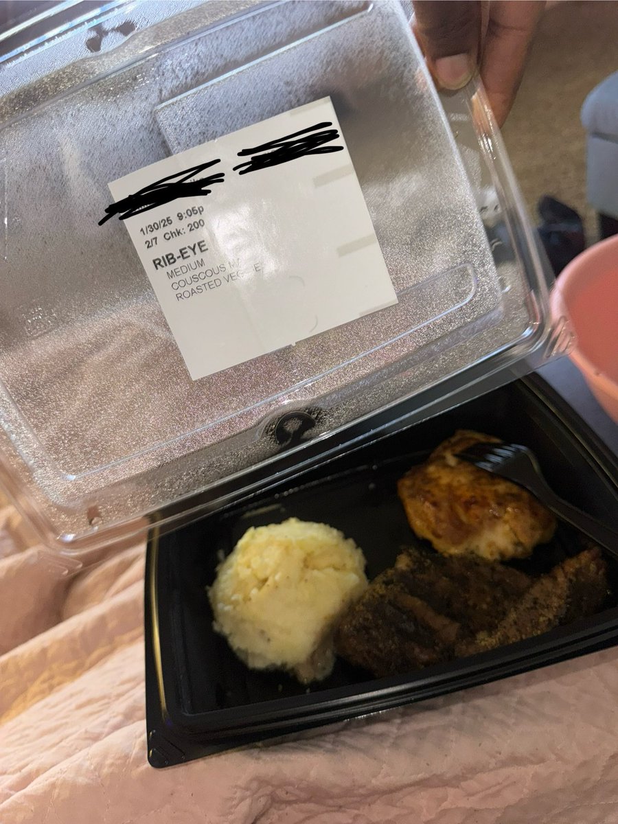 wwkknndd's tweet photo. @bjsrestaurants this is NOT A RIBEYE !!!! I was so ready to eat a ribeye bro &amp; look what yall gave me 😐 i am FURIOUS 😑😤. This not even WORTH what I paid. AGGGGGGHHHHHHHH https://t.co/UnEUBmv375