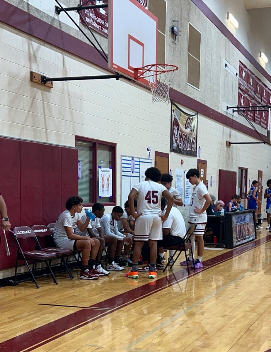 mrs_connor_ljhs's tweet image. These young men played their last home basketball game of middle school tonight. 🥲 It has been an honor to teach them over these past three years, and watch how much they’ve grown. Can’t wait to cheer them on as they play at LHS next year. Go Lions! 🦁🏀  #LJHProud