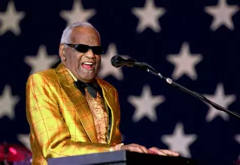 The head of the FAA under Joe Biden was qualified and was a great singer too. #AirTrafficControllers