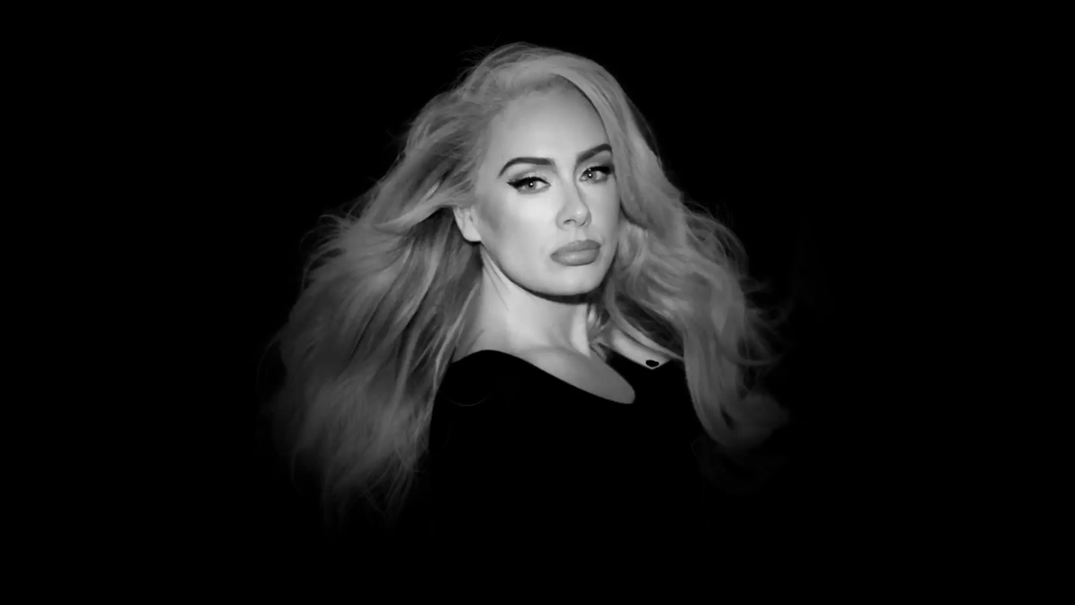 HZ318's tweet photo. #Adele 1-Year Ago Adele annouced Munich Shows. https://t.co/0QqY1GpNGd