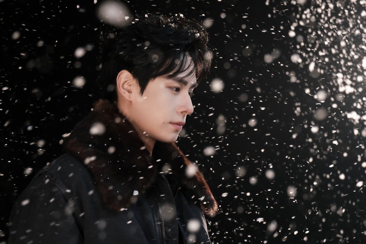 HYTarchive's tweet photo. 250131 胡一天啊 #HuYitian Weibo update

📸 “The first snow of the Year of the Snake ❄️ #️⃣GoodLuckintheYearoftheSnake”

16p
(1/4)
https://t.co/Lk4tgez6ja
#胡一天 https://t.co/bII8zlj2rS