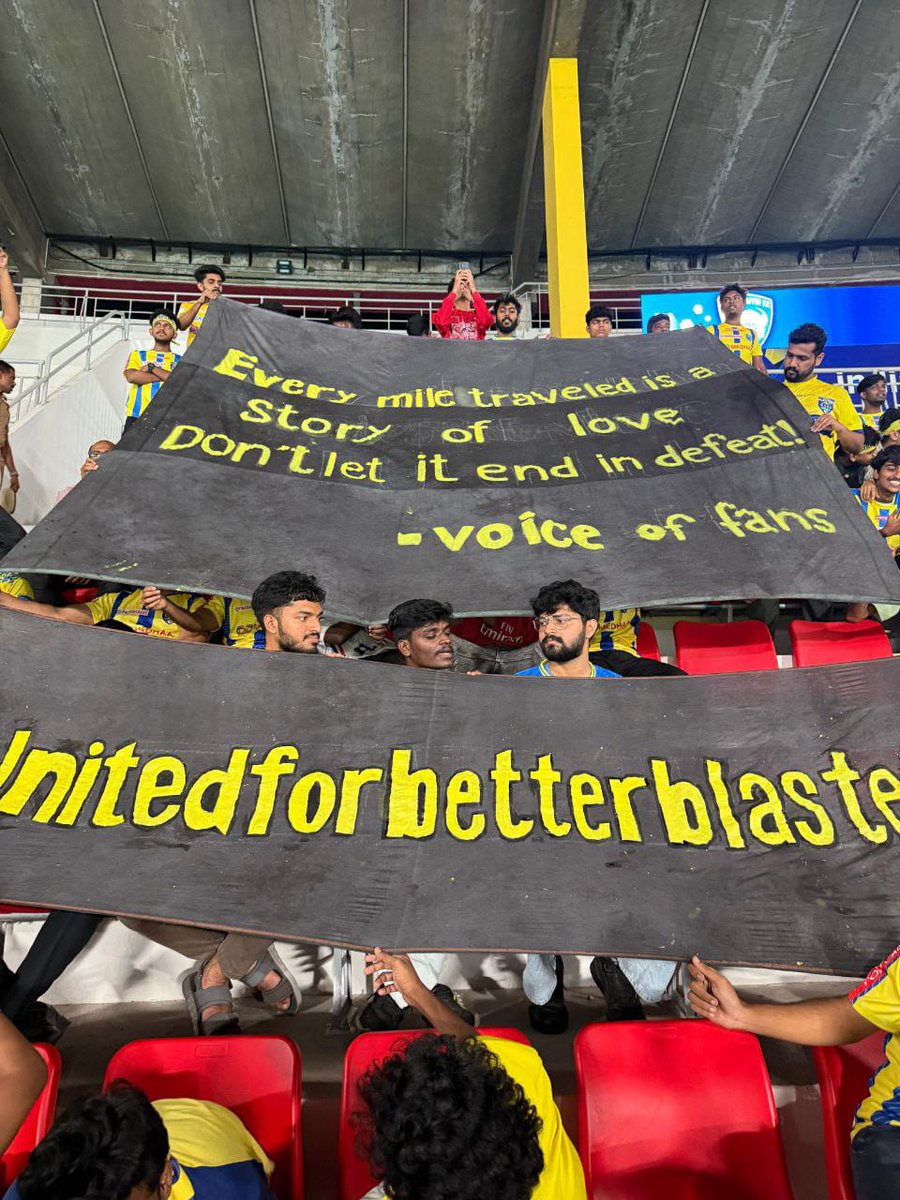 abdulrahmanmash's tweet image. Manjappada at Marina Arena yesterday 
#KBFC #ISL #UnitedForBetterBlasters