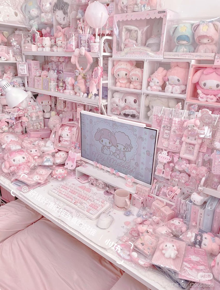 heart_jpg's tweet photo. pink pretty desk https://t.co/qGUc3kfRzk