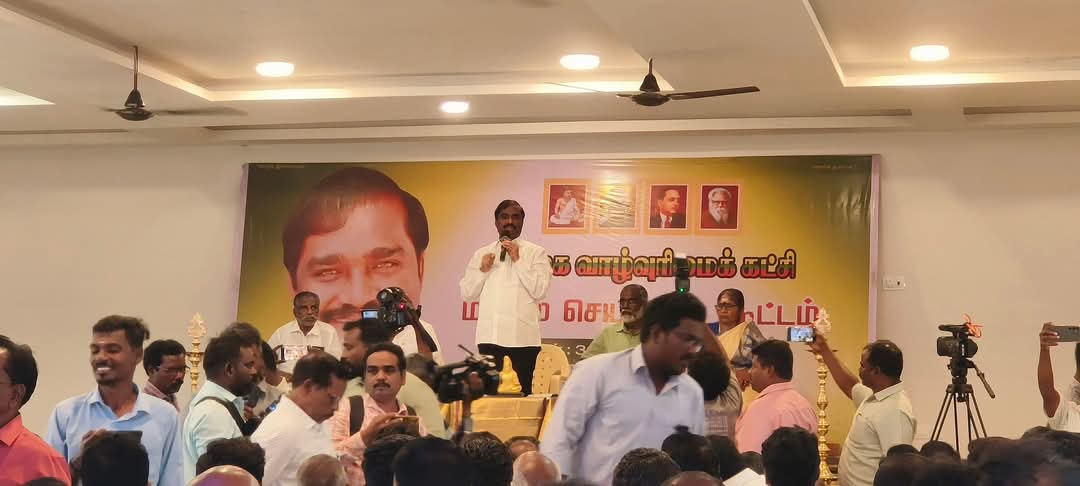 MediaTvk's tweet photo. தமிழக வாழ்வுரிமைக் கட்சியின் மாநில செயற்குழு கூட்டம் கடலூர் மாவட்டம் புலியூர் தோட்டத்தில் முத்தமிழன் தி.வேல்முருகன் MLA அவர்கள் தலைமையில் நடைபெற்றது. இக்கூட்டத்தில் தமிழகம் முழுவதும் உள்ள மாநில , மாவட்ட , சட்டமன்ற பொறுப்பாளர்கள் கலந்து கொண்டனர்.
@VelmuruganTVK @SMSSADIQBA23897 https://t.co/iU69xOEpW0
