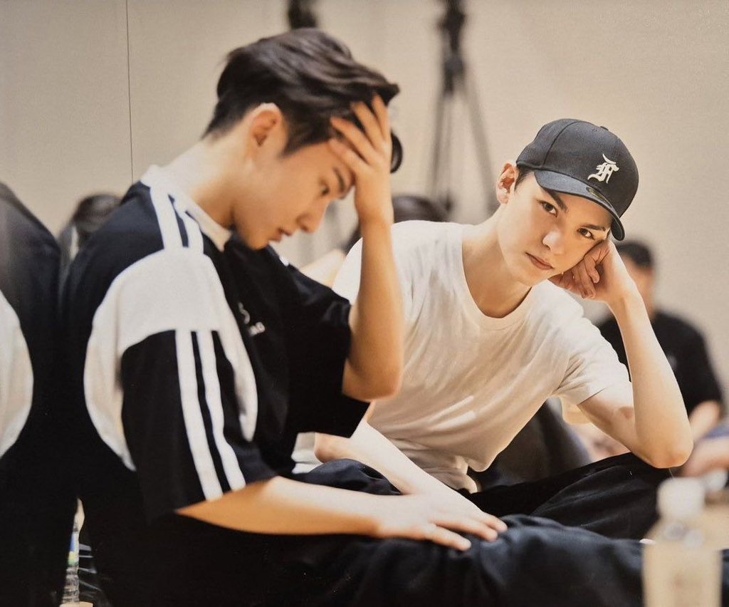 ㅤ

Been a while, friends. Hi?

ㅤ