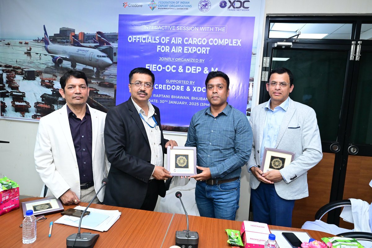 FieoHq's tweet photo. #FIEO & #DEP&M with #Credore & #XDC_Singapore organised a Session with the officials of #AirCargoComplex for Air Export; covering procedure, documentation, labeling, customs clearance, departure & benefits like fast delivery, global reach & discussed restricted items.
@dgftindia https://t.co/2AREkuMZta