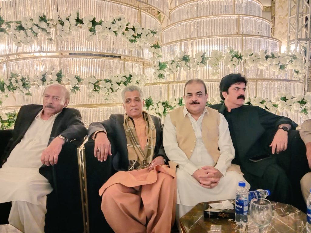 ImranKhanzada_'s tweet photo. کل رات پیپلز کلچرل ونگ ضلع حیدرآباد کے رہنما طارق حسین قاضی صاحب کی بیٹی کی شادی میں پی پی پی پی سندھ کے صدر سینیٹر نثار کھوڑو صاحب ، منسٹر سوشل پروڈکشن سرفراز راجڑ صاحب ،جنرل سیکریٹری کلچرل ونگ سندھ لیاقت علی شاہانی صاحب ، گلوبل بینکوٹ میں شرکت.

#PPPCWSindh https://t.co/kmhiQZP7ef