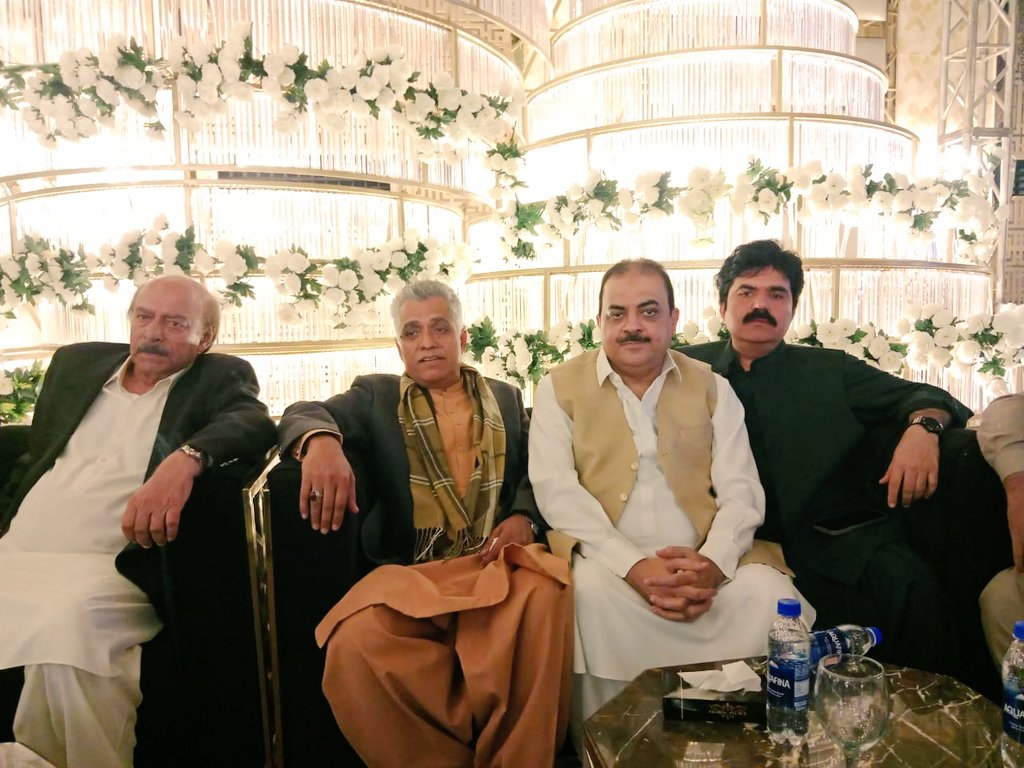 ImranKhanzada_'s tweet photo. کل رات پیپلز کلچرل ونگ ضلع حیدرآباد کے رہنما طارق حسین قاضی صاحب کی بیٹی کی شادی میں پی پی پی پی سندھ کے صدر سینیٹر نثار کھوڑو صاحب ، منسٹر سوشل پروڈکشن سرفراز راجڑ صاحب ،جنرل سیکریٹری کلچرل ونگ سندھ لیاقت علی شاہانی صاحب ، گلوبل بینکوٹ میں شرکت.

#PPPCWSindh https://t.co/kmhiQZP7ef