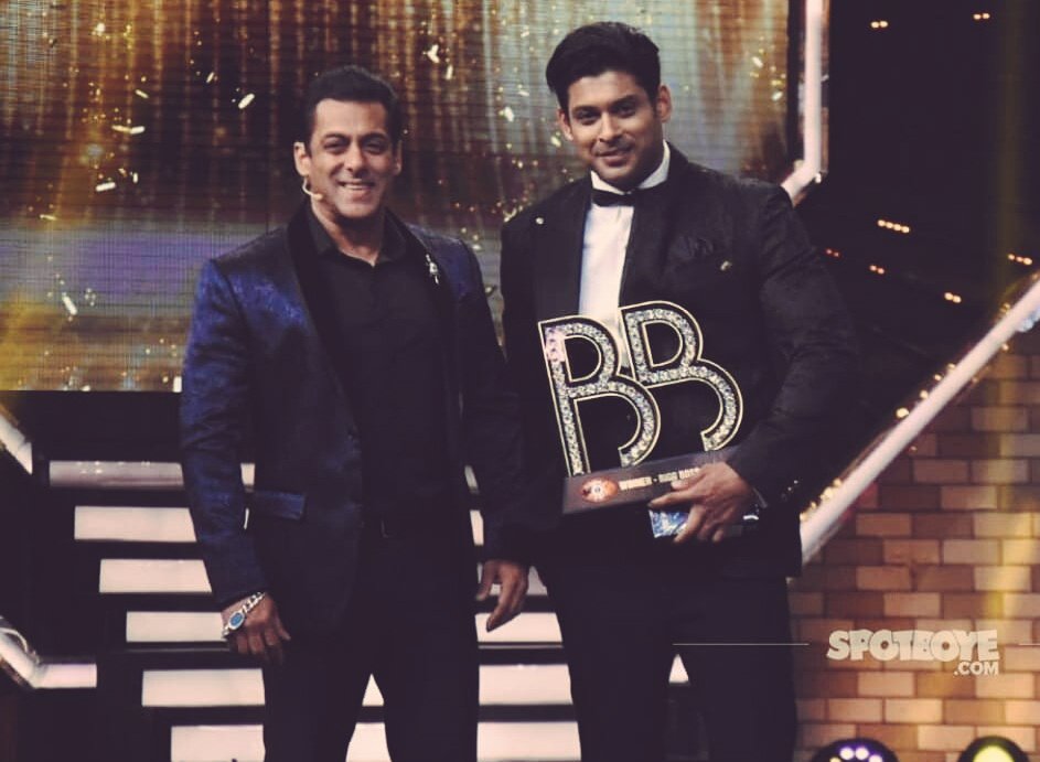 vikas_sidheart's tweet photo. THE LEGEND THAT NEVER FADES 💫

#SidharthShukla #SidHearts https://t.co/EfPgNVMZ5i