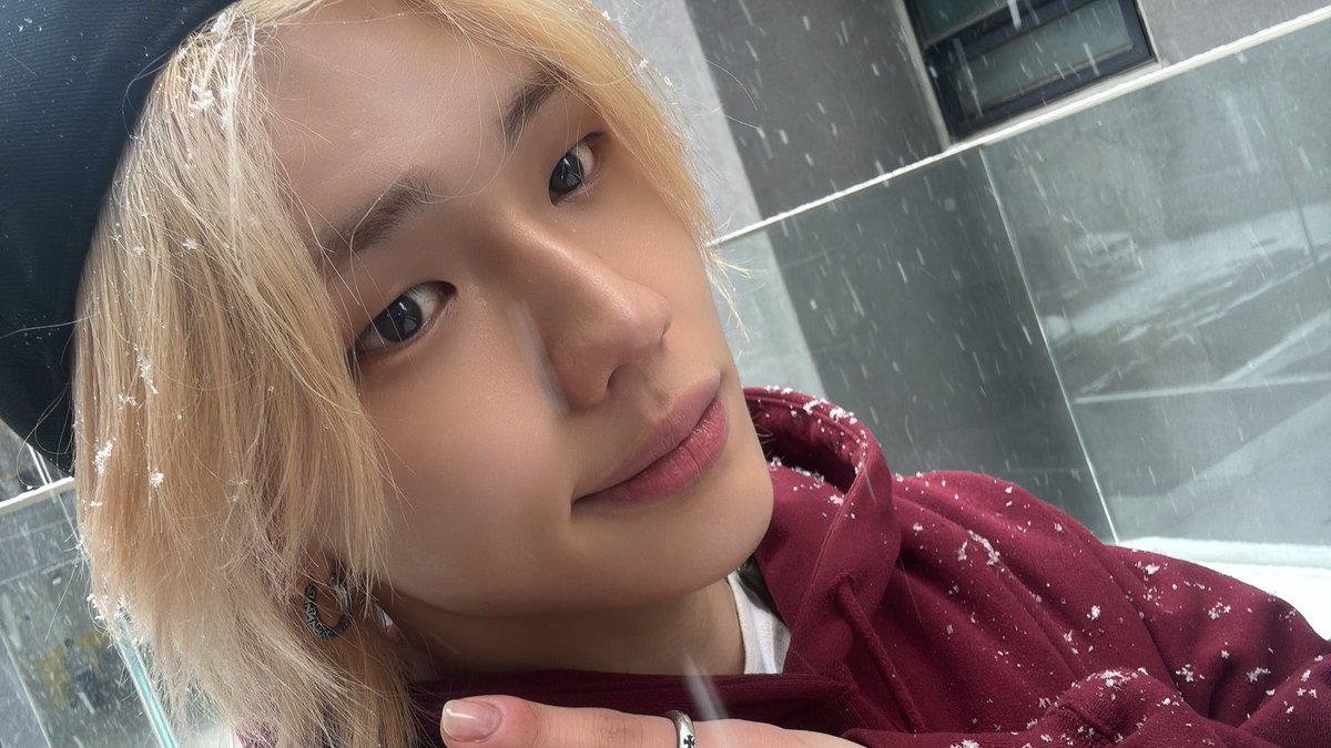 TNX_twt's tweet photo. 온 세상이 하얗다….🤍🌨️🤍

#TNX
#천준혁 #JUNHYEOK https://t.co/P4j91YFade