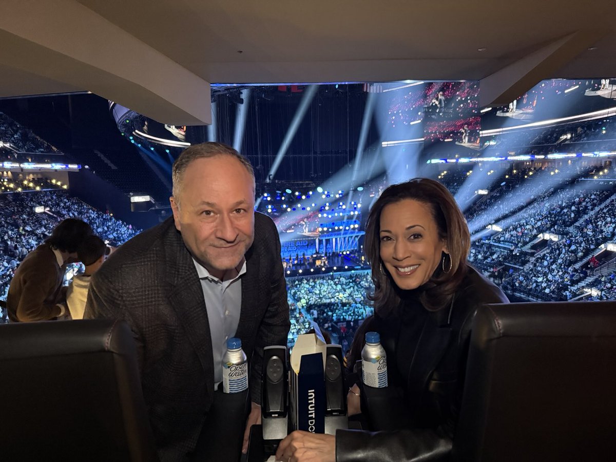 DouglasEmhoff's tweet photo. Kamala and I are grateful to be at the FireAid concert tonight in our hometown of Los Angeles. It is a wonderful night that shows the strength and resilience of our city as we begin to recover and rebuild from the devastating wildfires. https://t.co/Lrz8LcMYHH