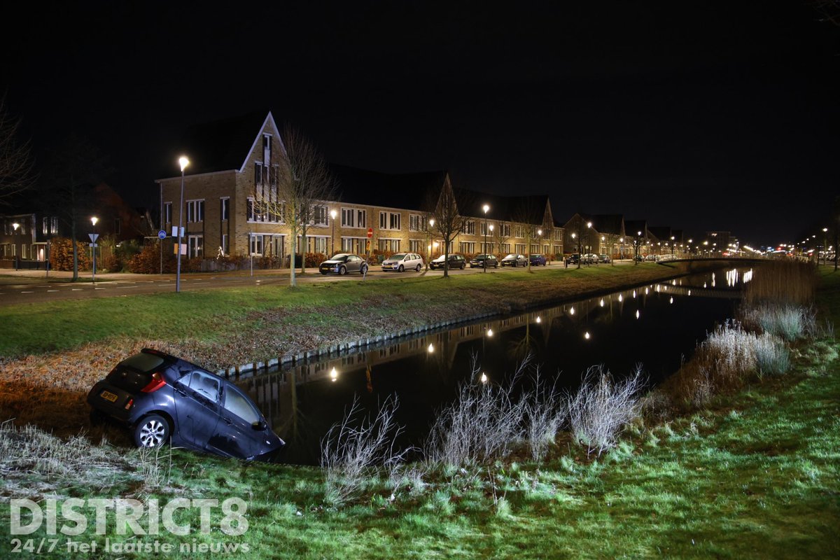 Auto te water op Terras van Sion in Rijswijk